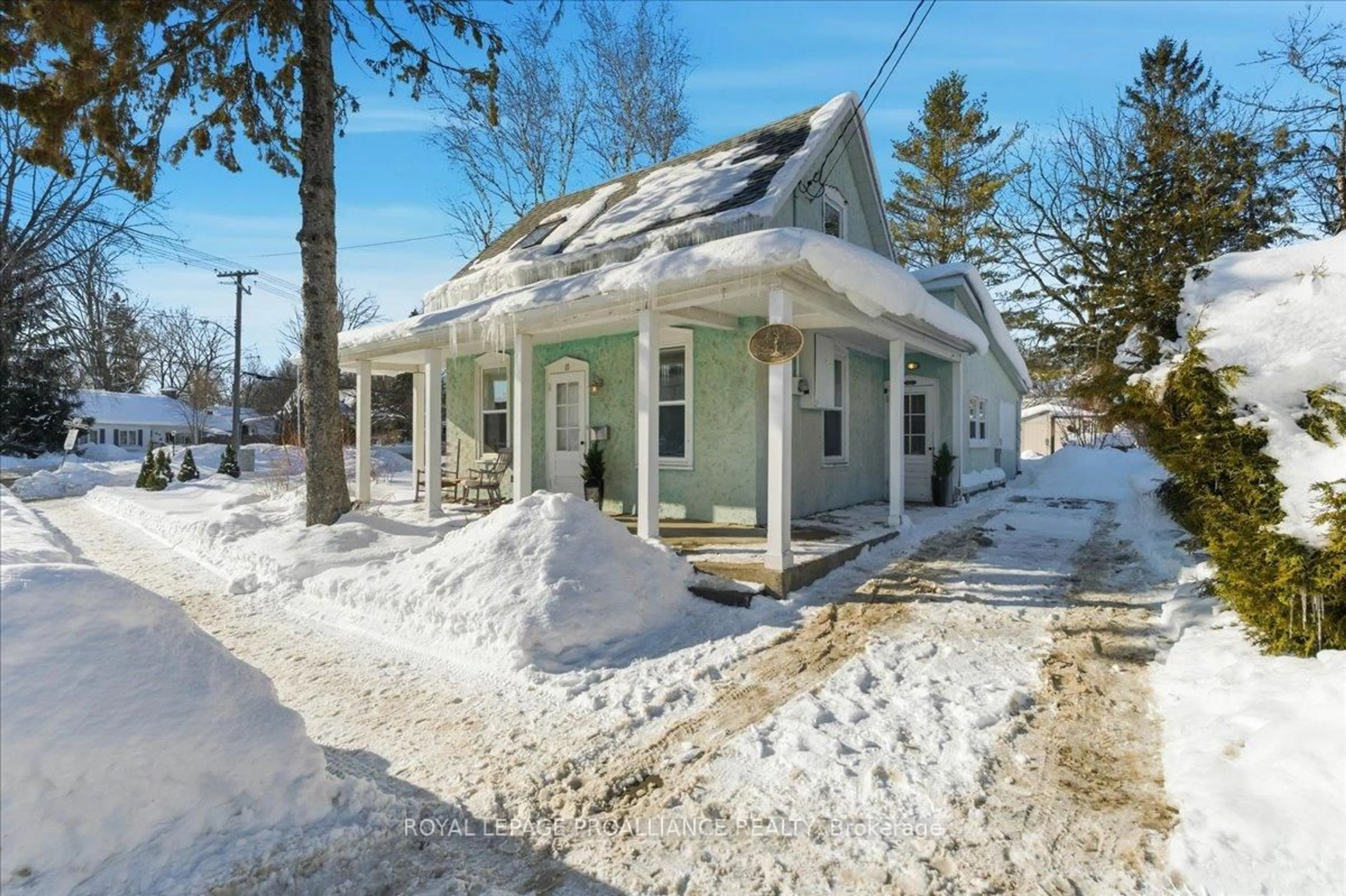 Unknown for 17 King St, Prince Edward County Ontario K0K 2T0