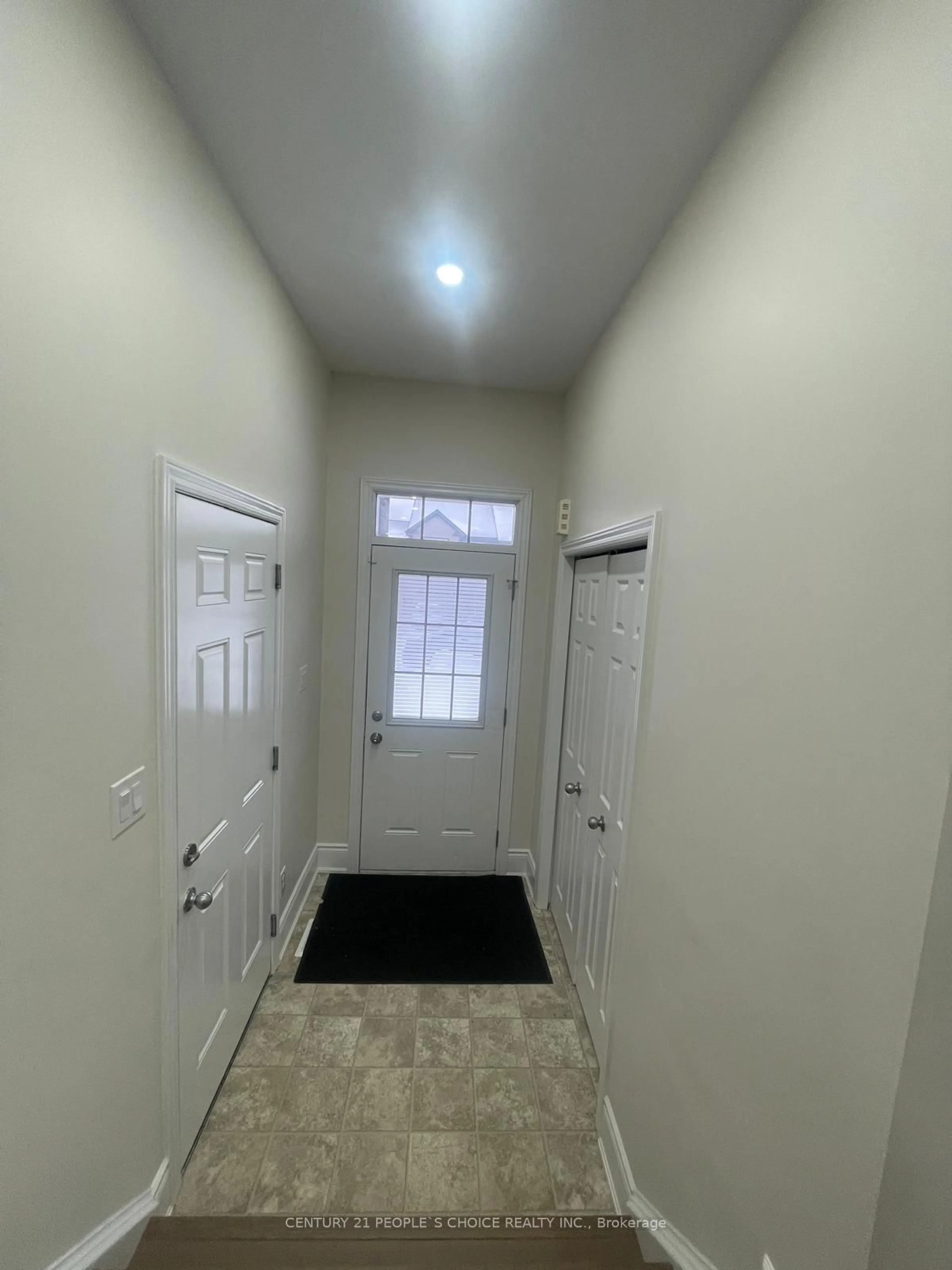 Indoor entryway for 58 Renfrew St, Kitchener Ontario N2R 0G5