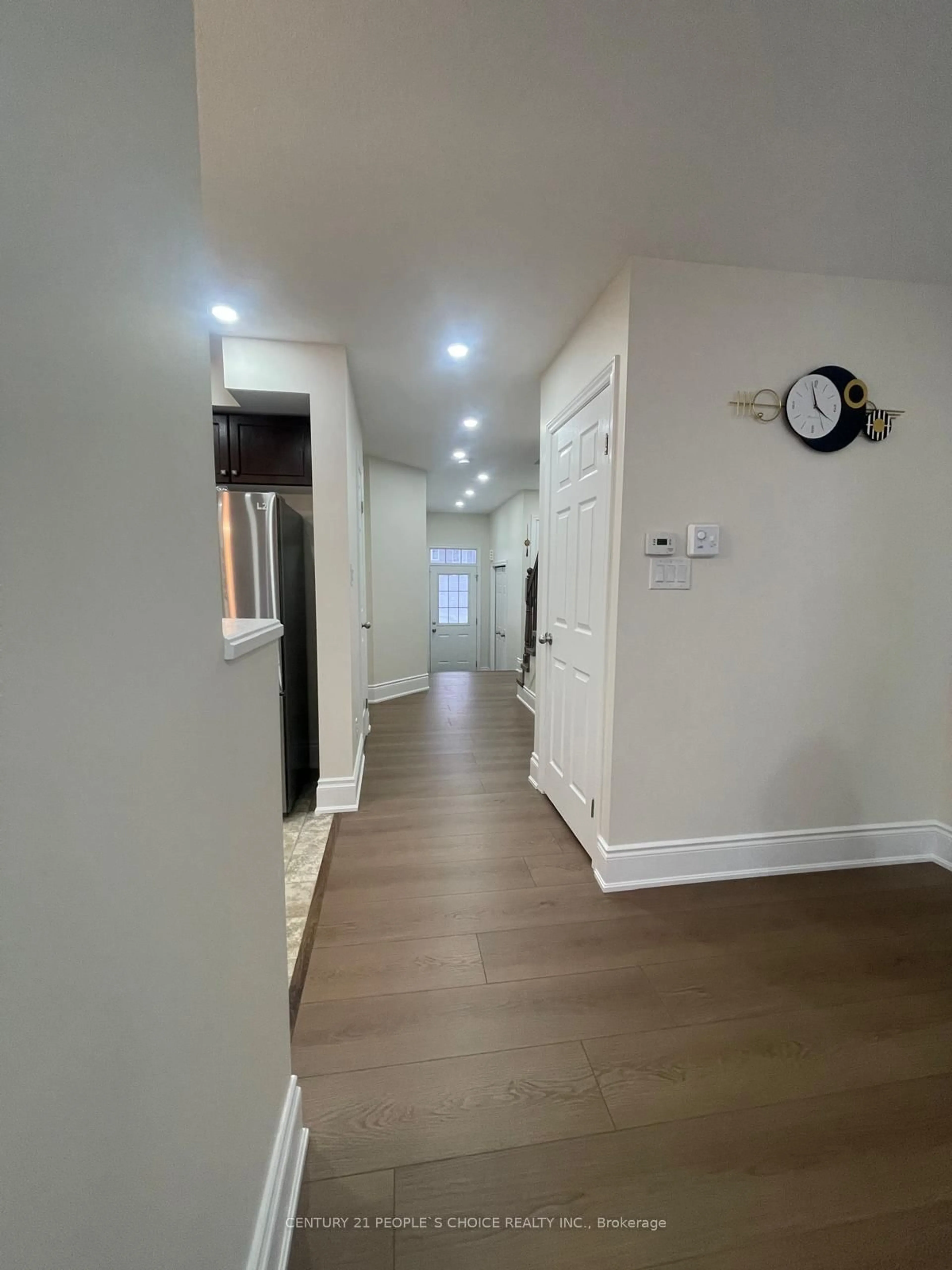 Indoor entryway for 58 Renfrew St, Kitchener Ontario N2R 0G5
