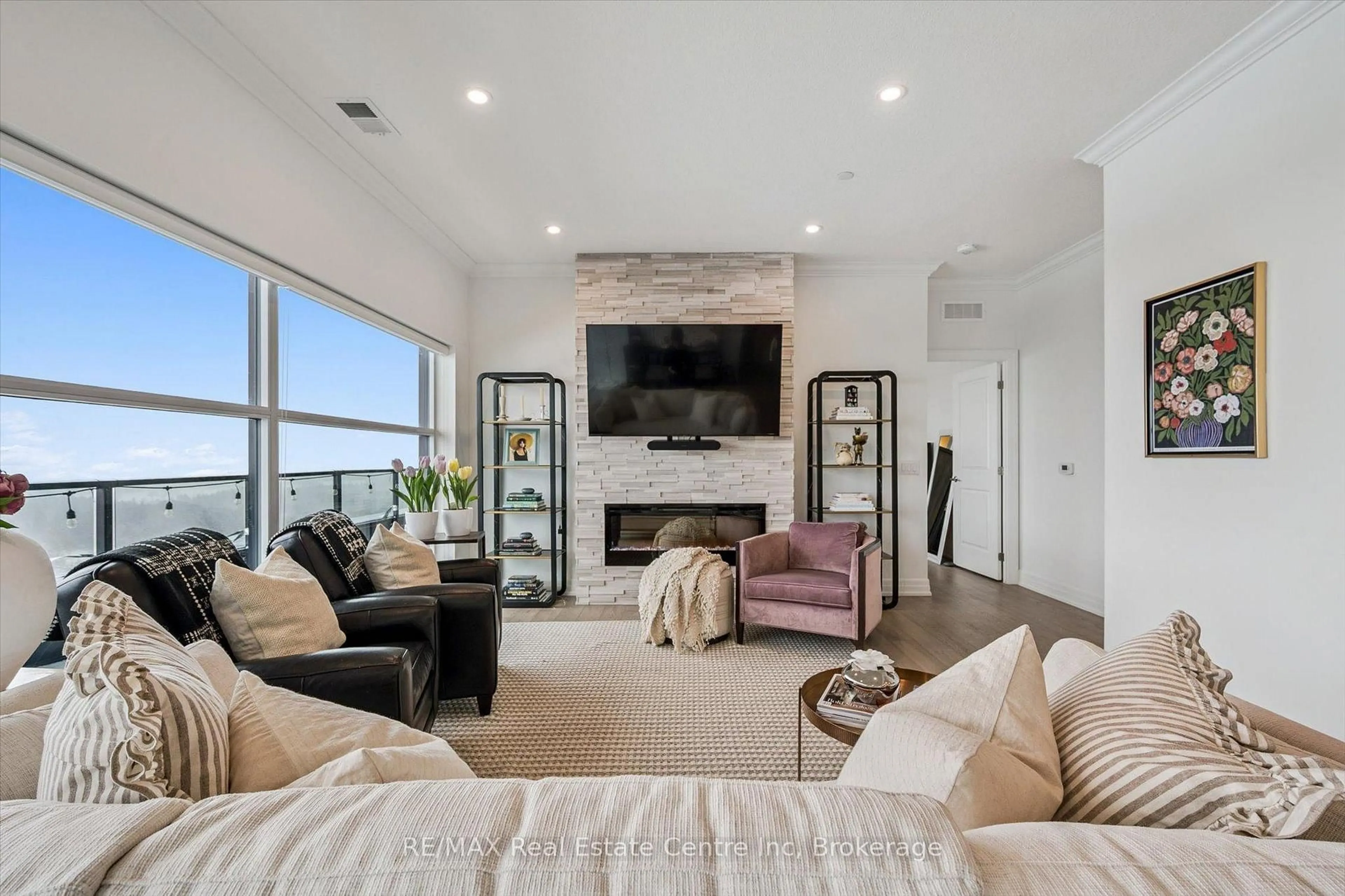 Living room with furniture, unknown for 1880 Gordon St #1404, Guelph Ontario N1L 0P5