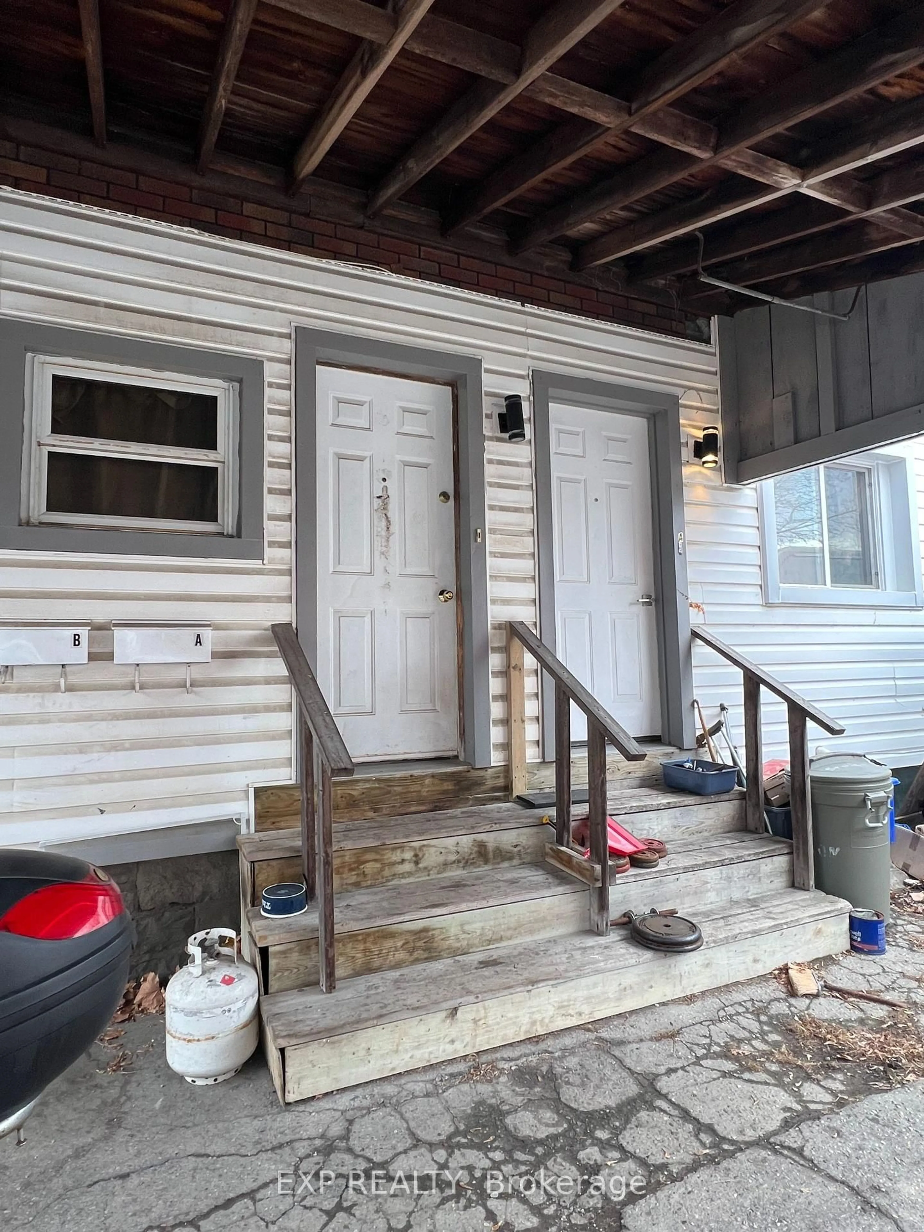 Unknown for 25 Station St, St. Thomas Ontario N5P 2W8