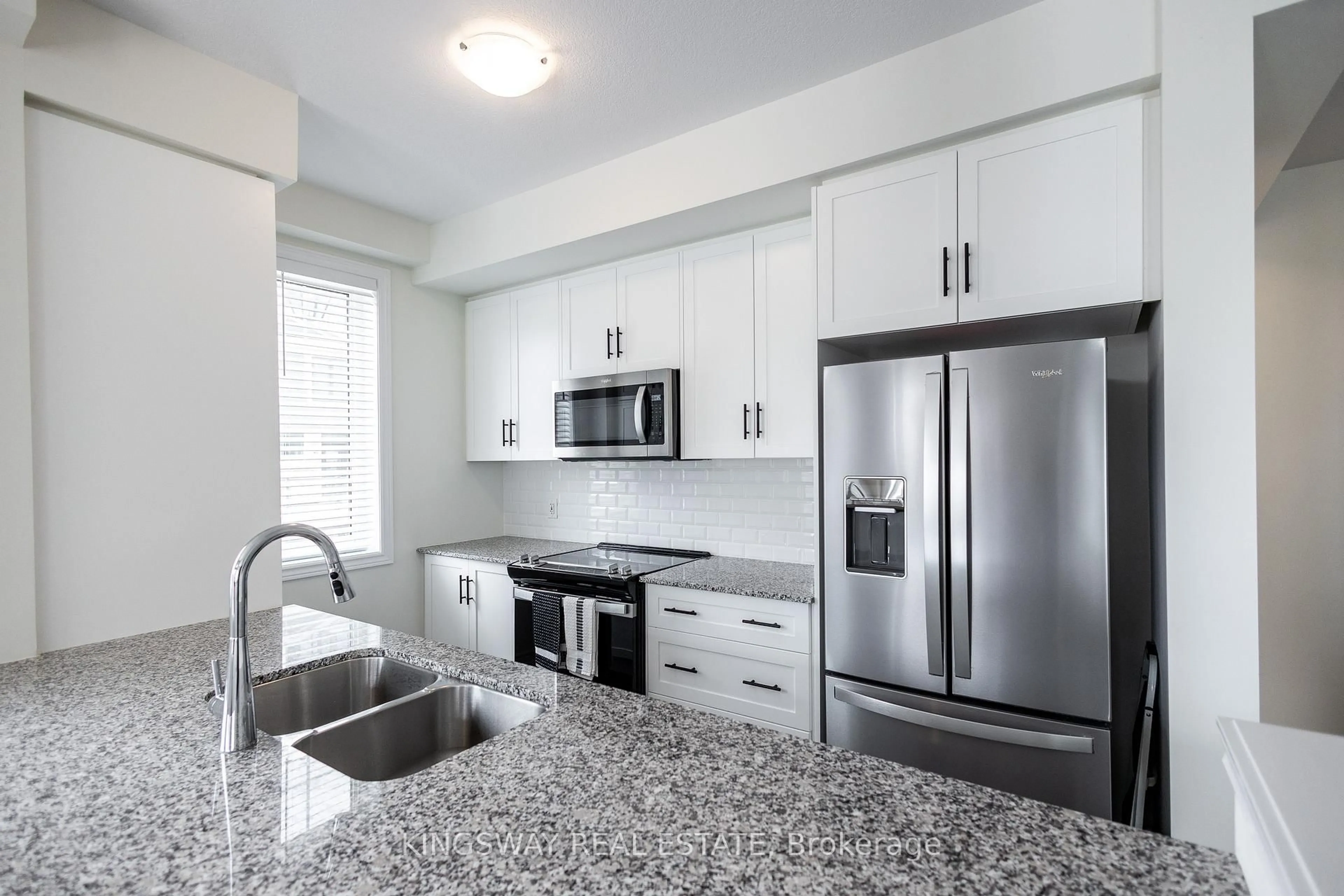 Standard kitchen, ceramic/tile floor for 100 Hollywood Crt #17, Cambridge Ontario N1R 8J8