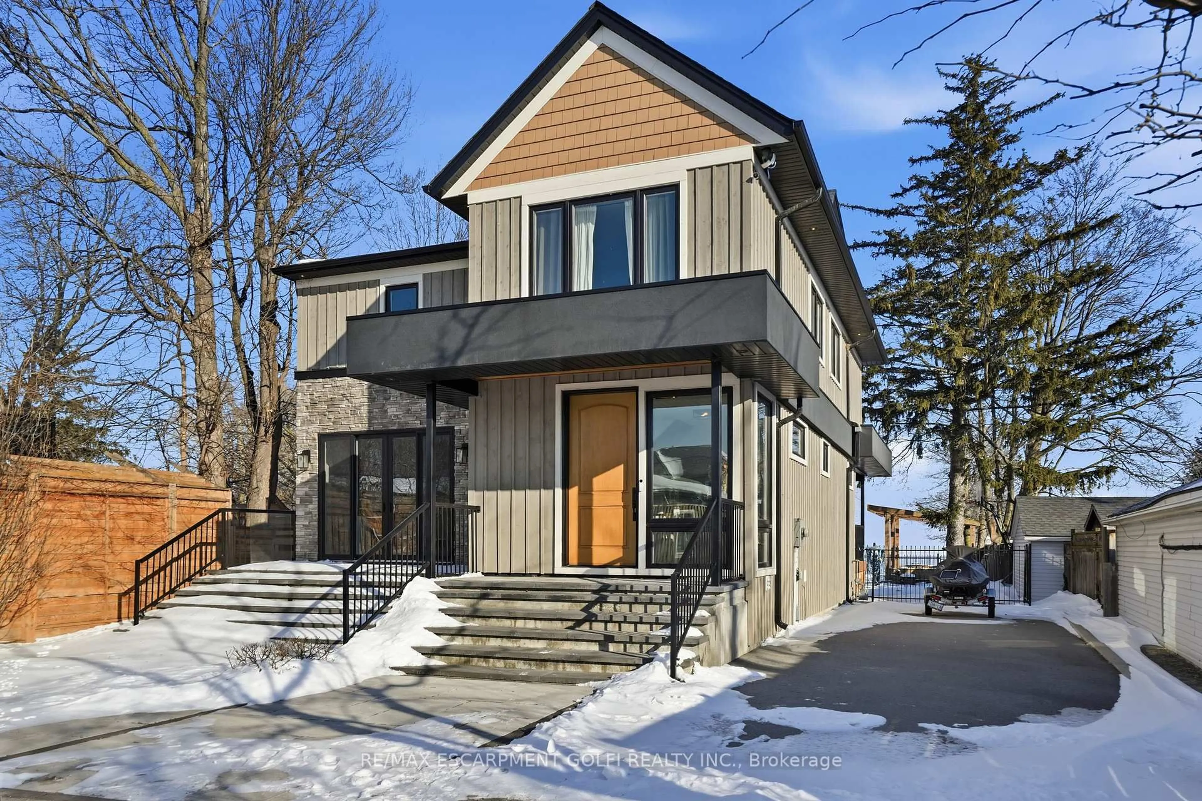 Home with brick exterior material, street for 20 Lakeshore Dr, Hamilton Ontario L8E 5C7