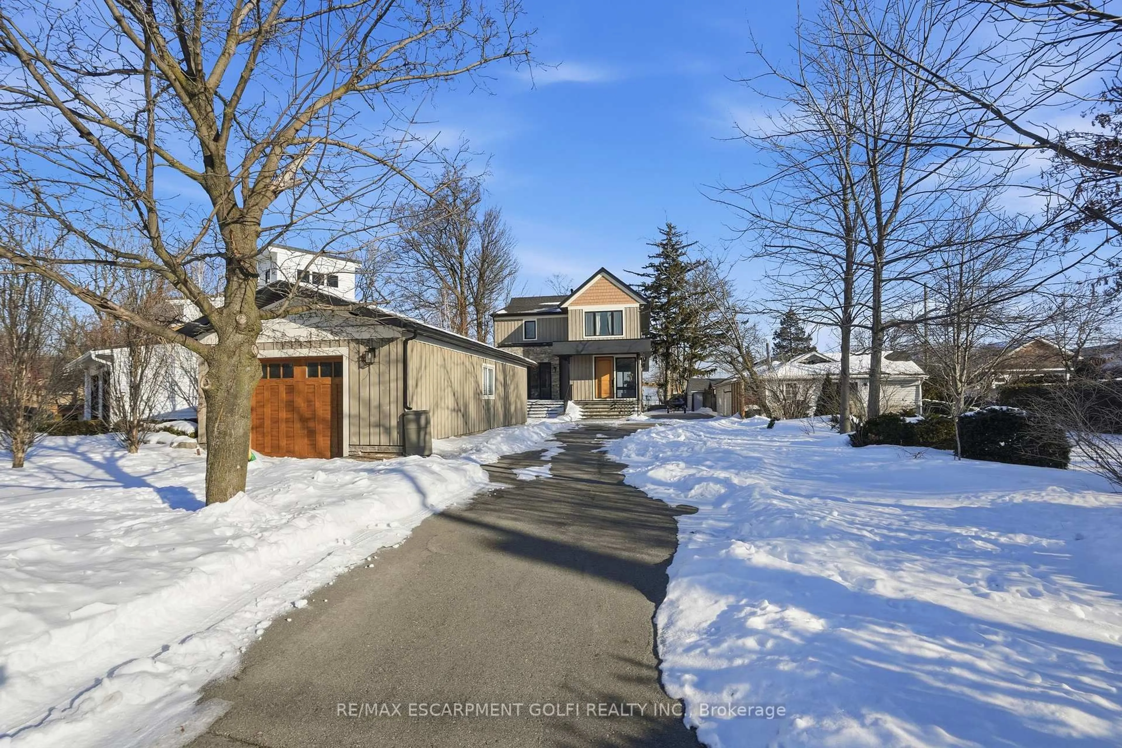 Unknown for 20 Lakeshore Dr, Hamilton Ontario L8E 5C7