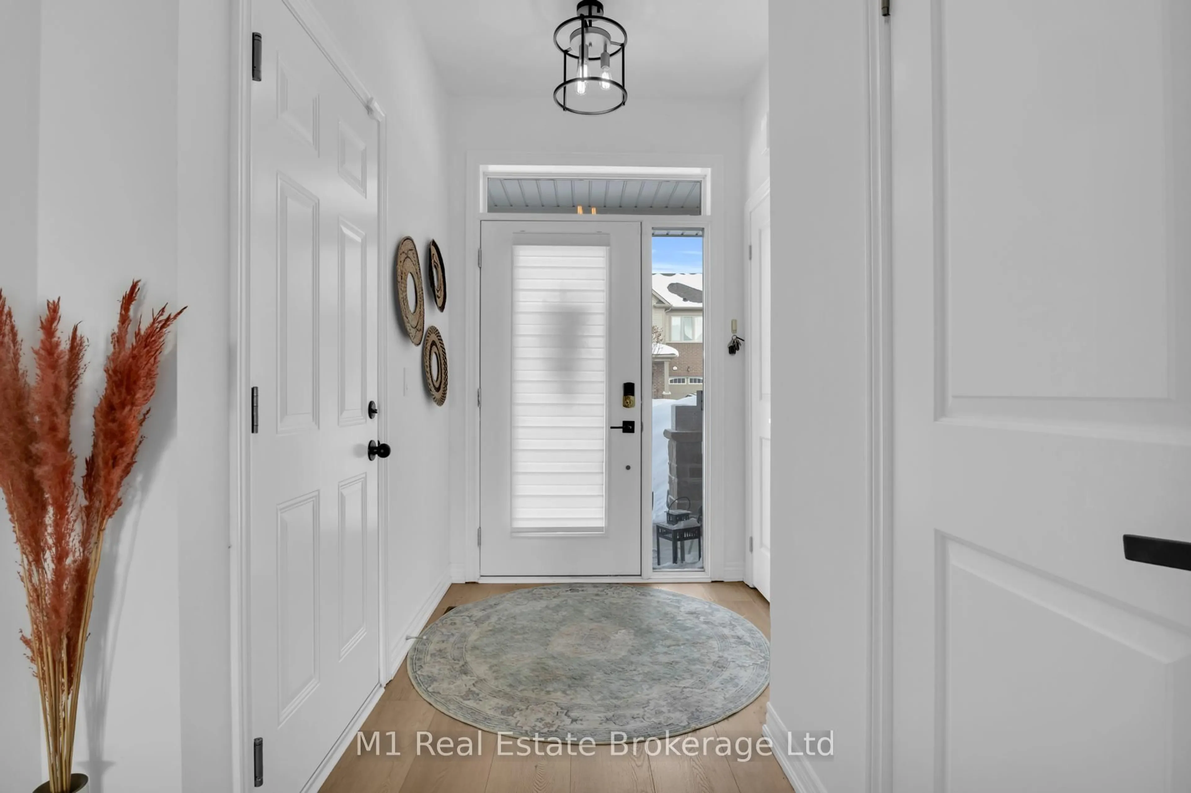 Indoor entryway for 106 Edminston Dr, Centre Wellington Ontario N1M 0J1