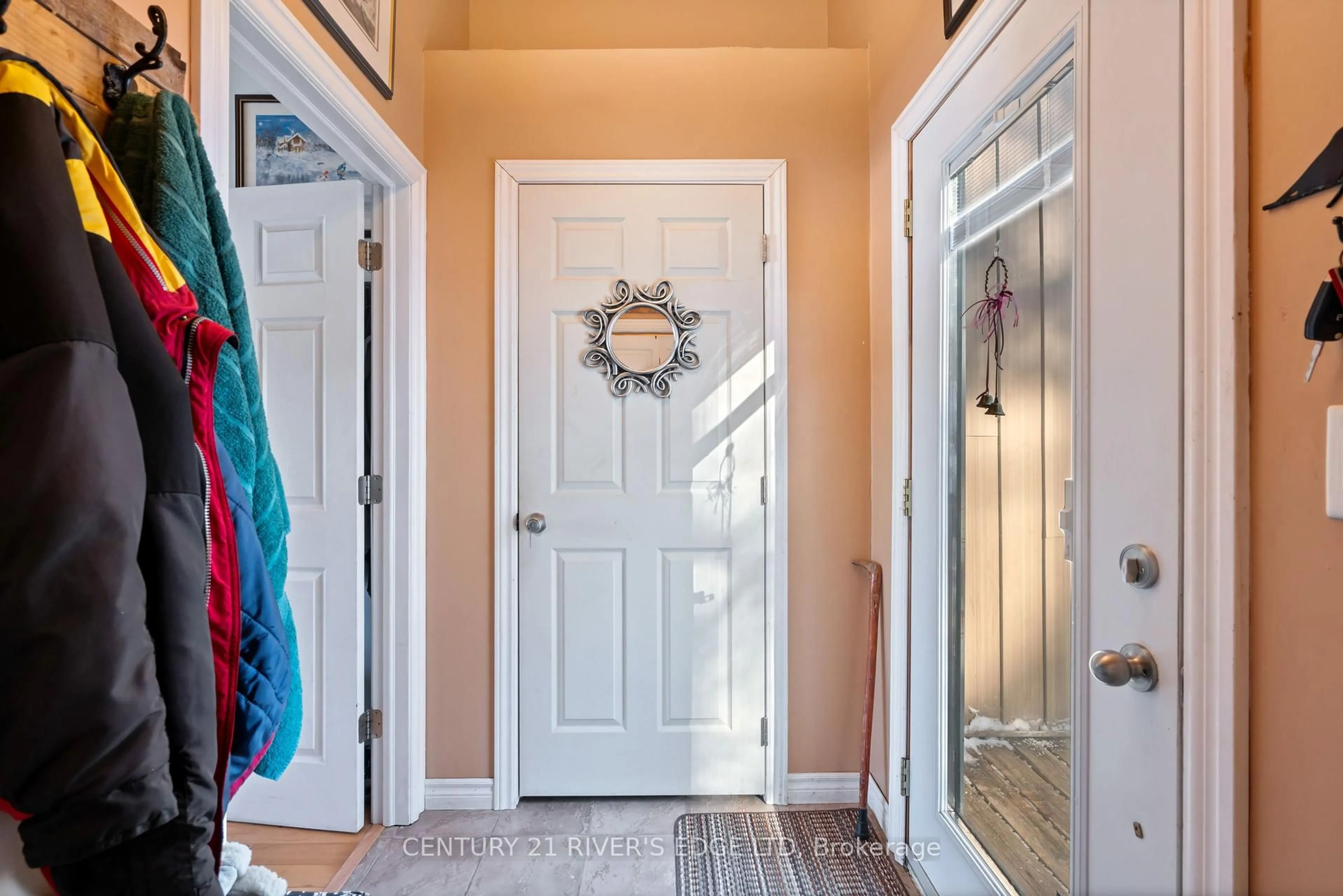 Indoor entryway for 70 Kerry Point Rd, Leeds and the Thousand Islands Ontario K0E 1R0