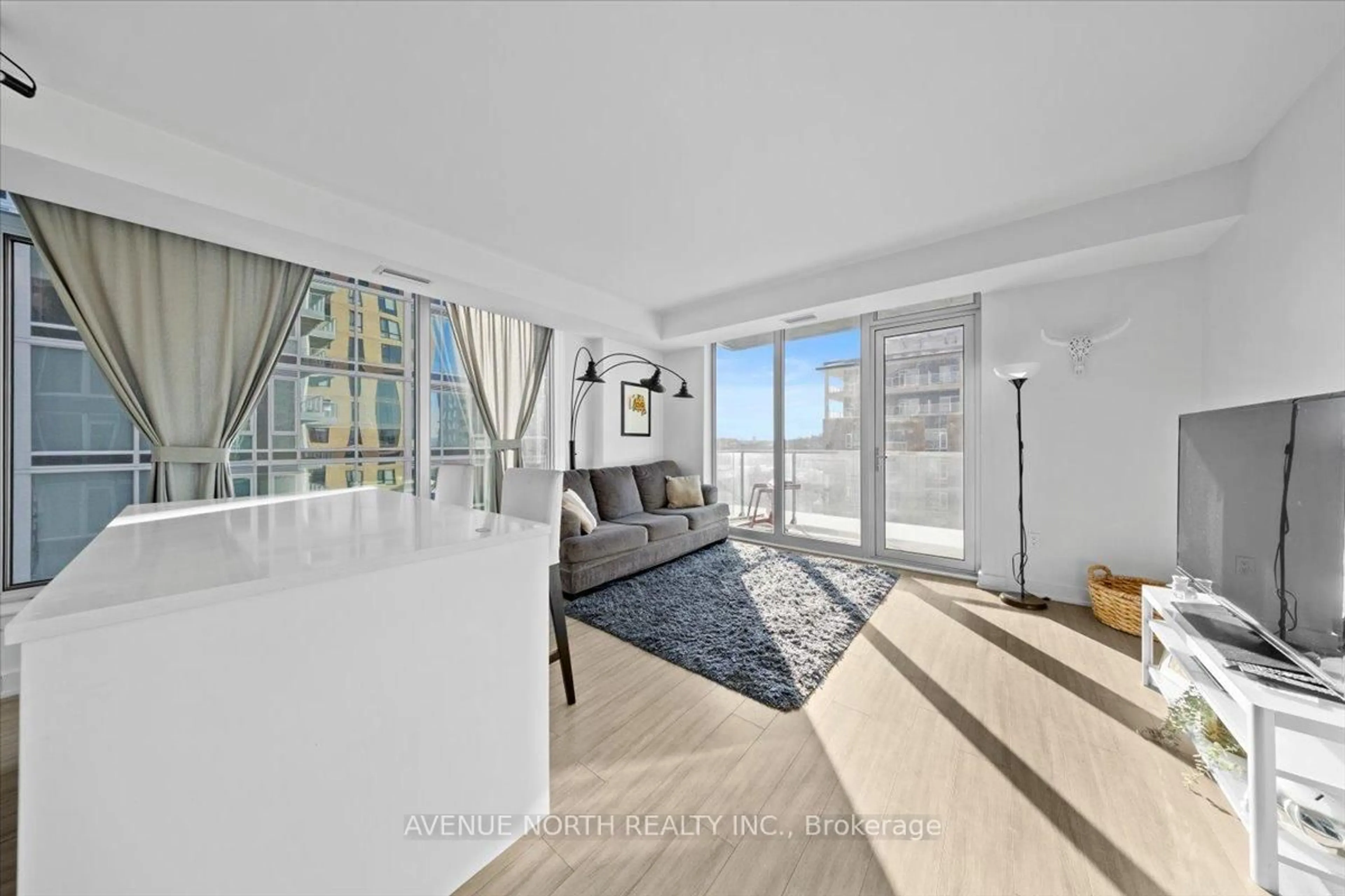 Unknown for 111 Champagne Ave #901, Ottawa Ontario K1S 5V3