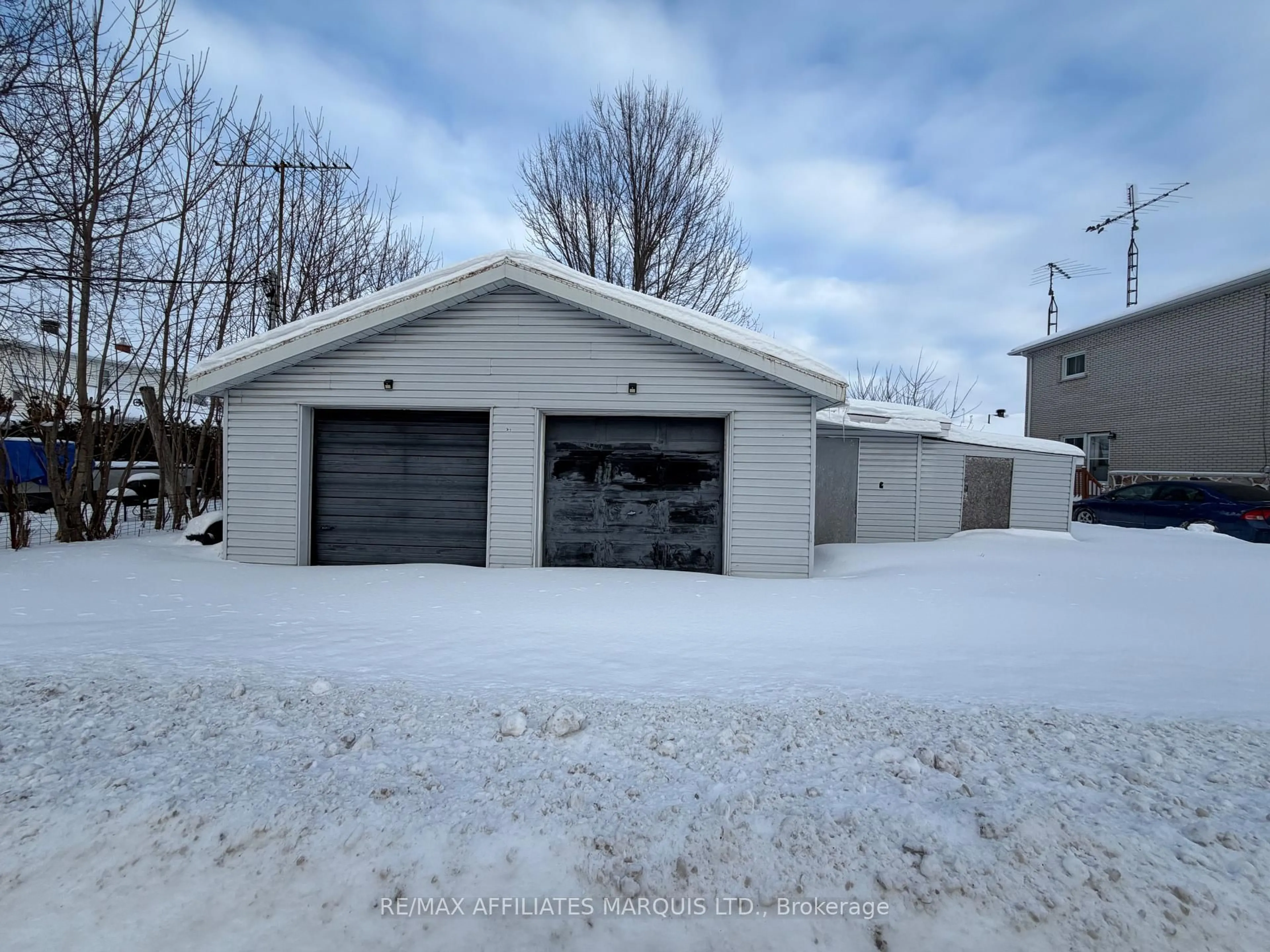 Indoor garage for 230 Boundary Rd, North Glengarry Ontario K0C 1A0