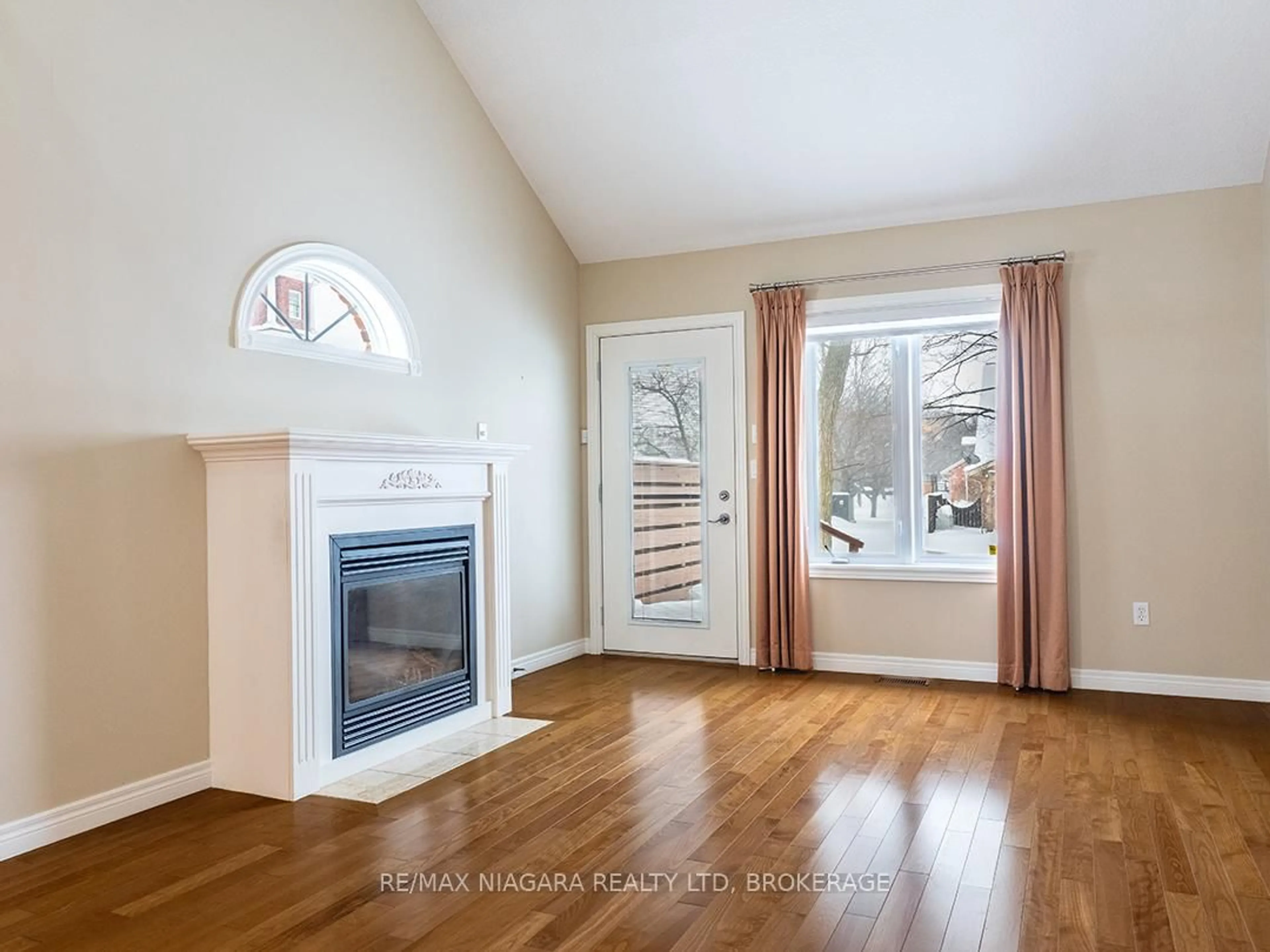 Unknown for 57 Maple St, Port Colborne Ontario L3K 6G7