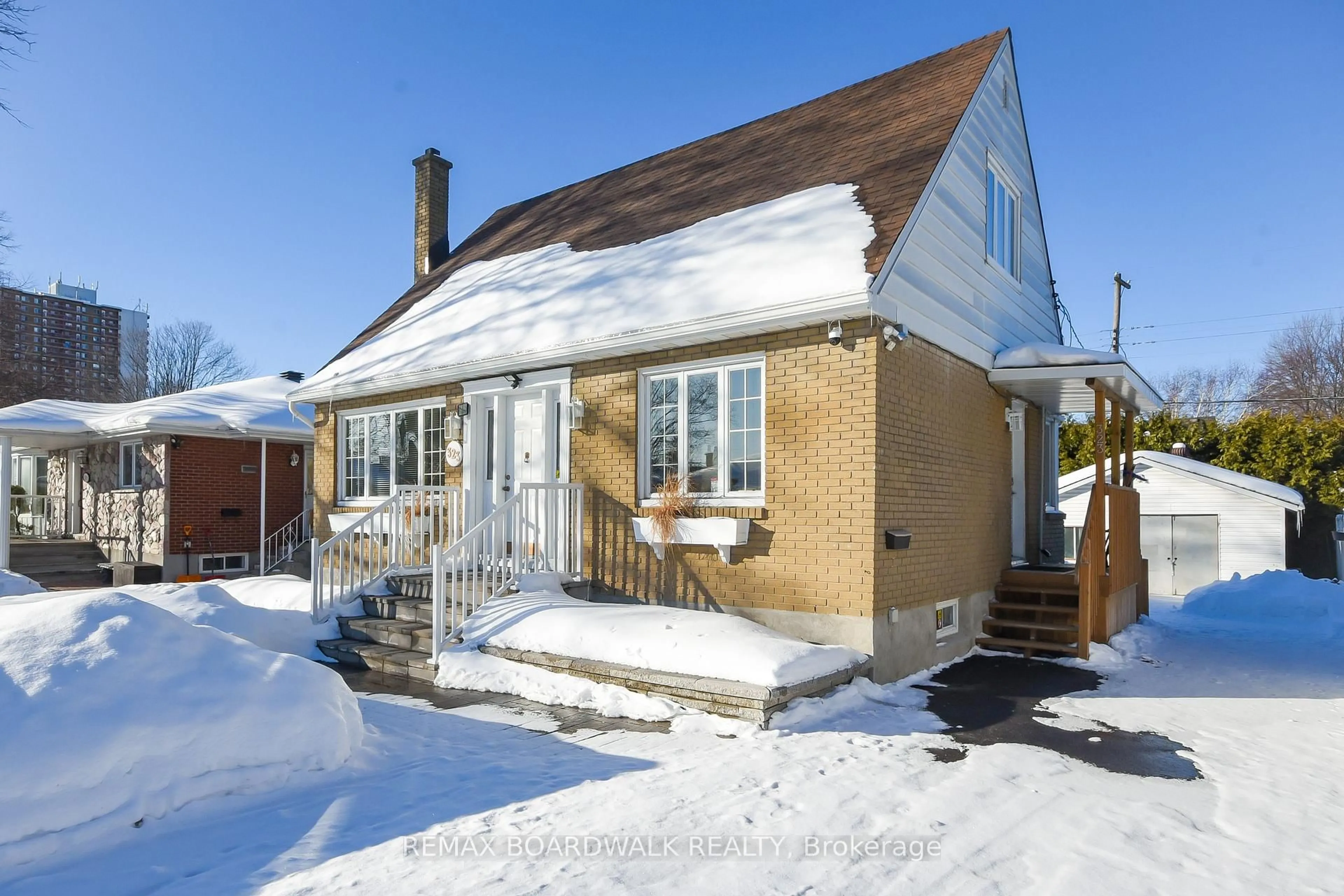 Unknown for 323 Fullerton Ave, Ottawa Ontario K1K 1K2