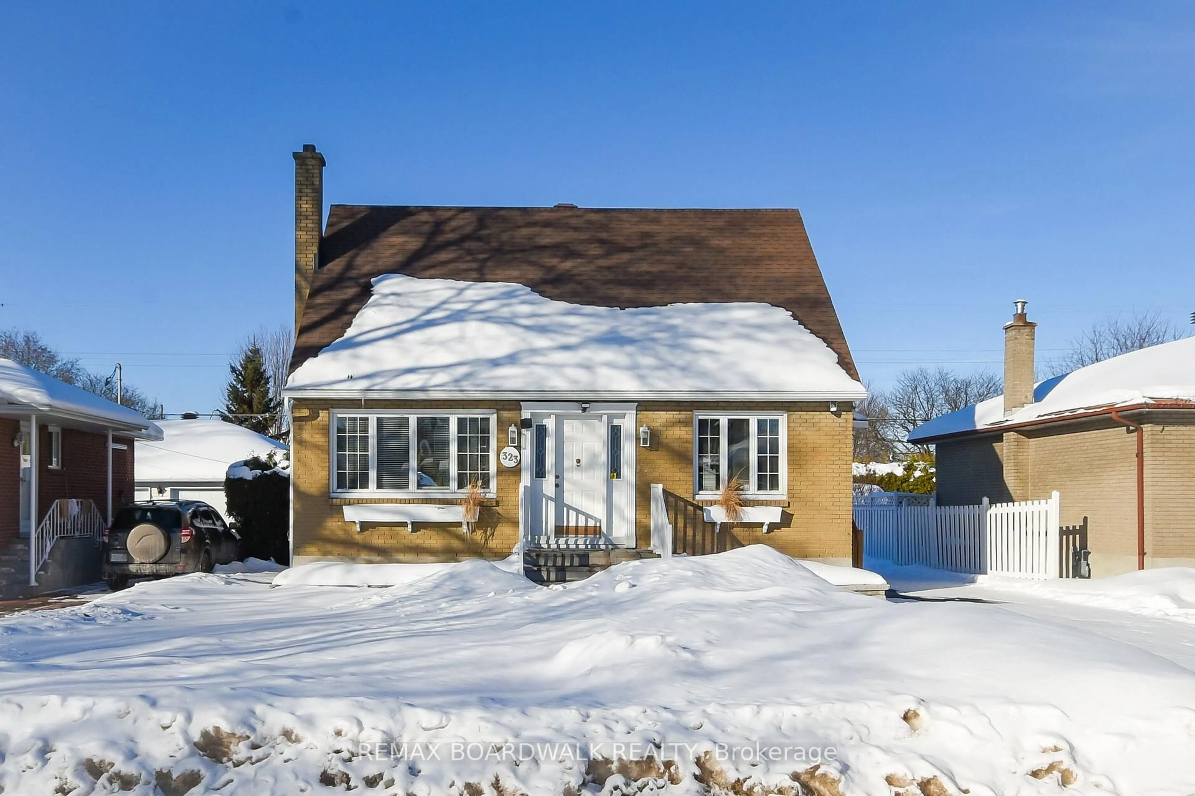 Unknown for 323 Fullerton Ave, Ottawa Ontario K1K 1K2