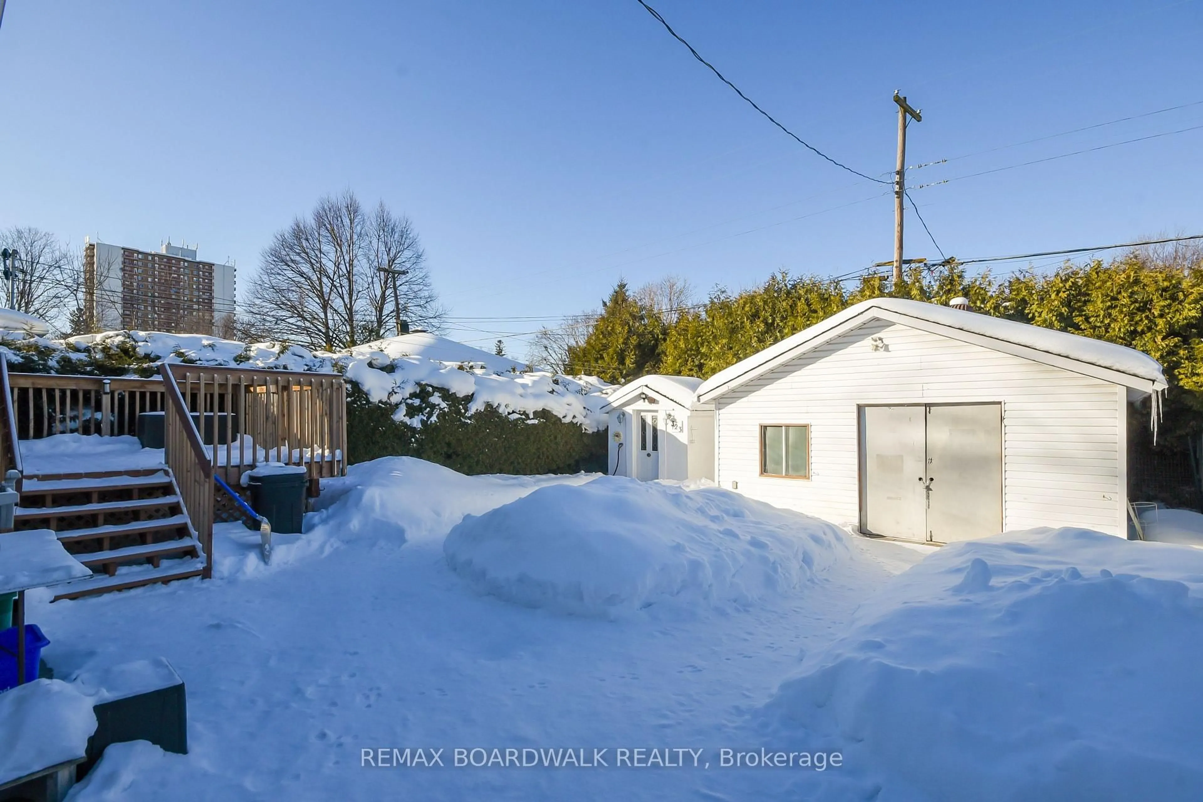 Shed for 323 Fullerton Ave, Ottawa Ontario K1K 1K2