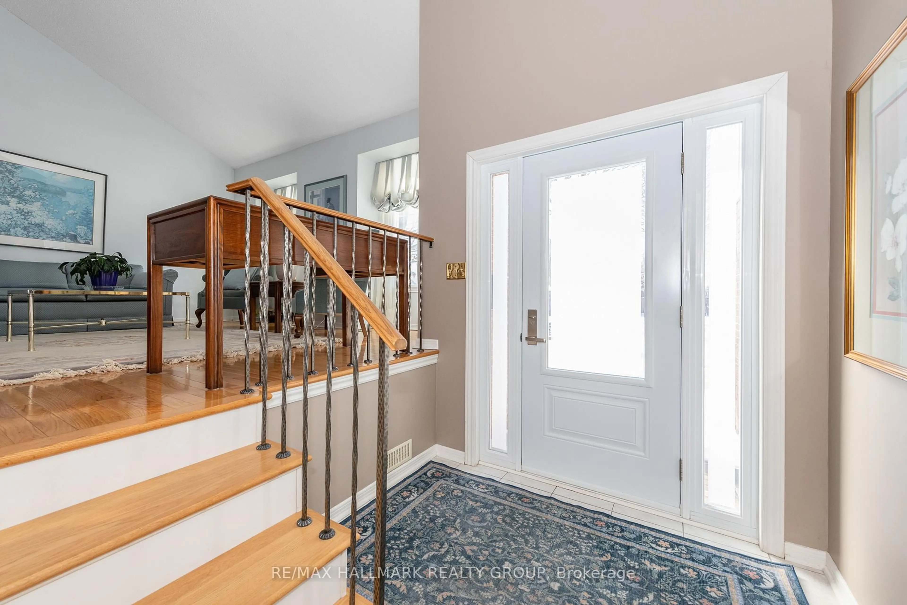 Indoor entryway for 13 Trotting Way, Ottawa Ontario K2M 1B3