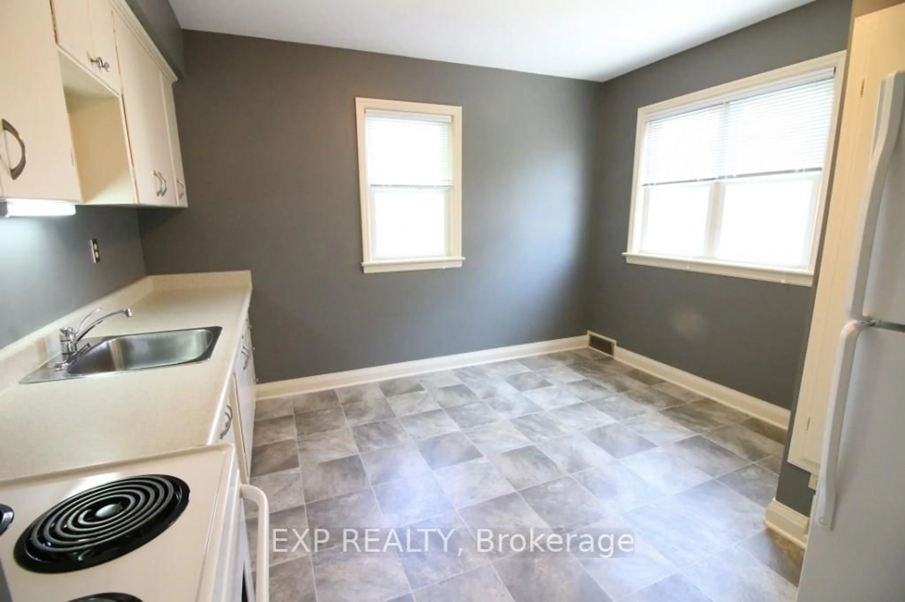 A pic of a room for 106 Haig St, St. Catharines Ontario L2R 6L2