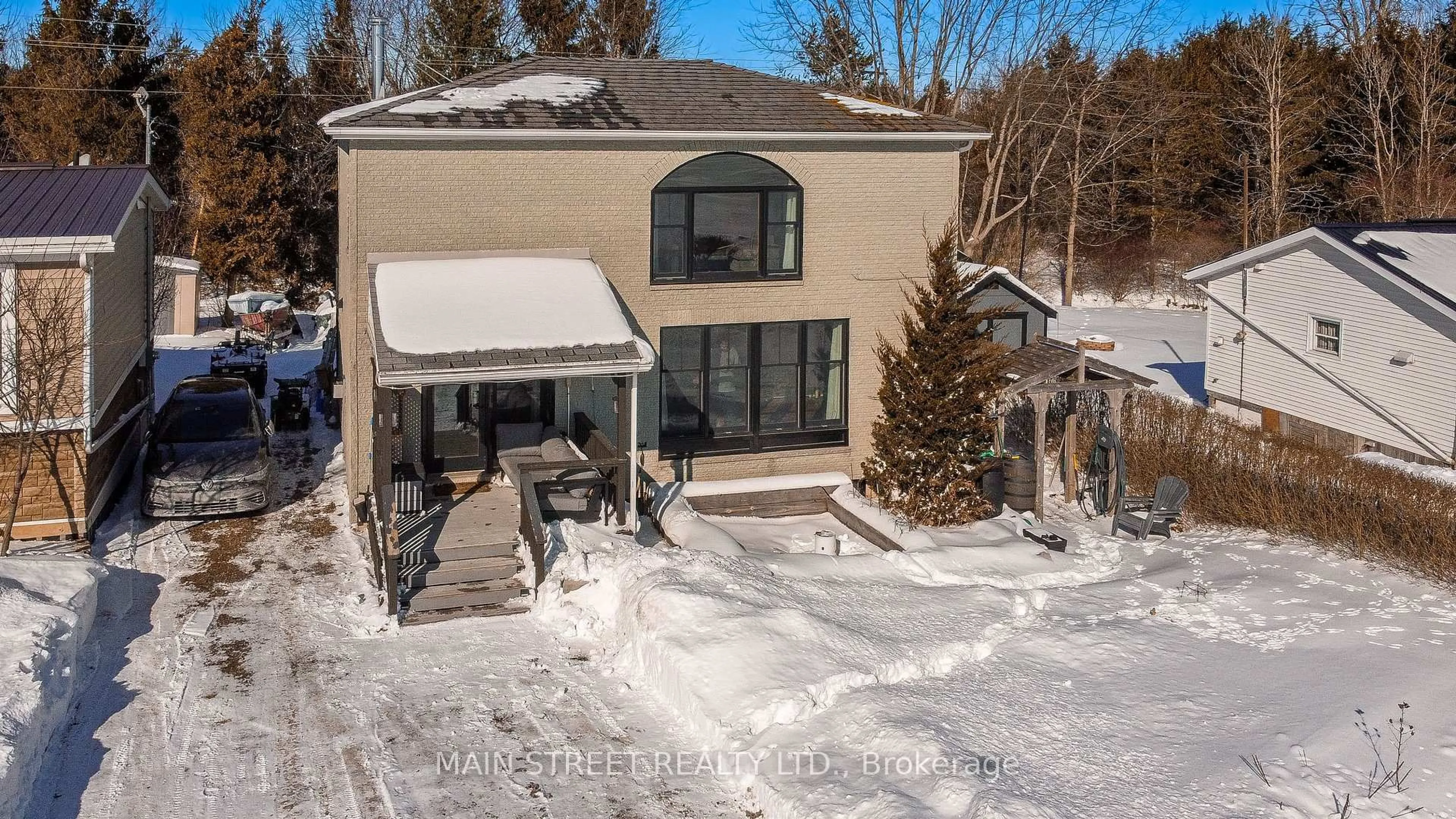 A pic from outside/outdoor area/front of a property/back of a property/a pic from drone, unknown for 1275 Lakeshore Rd, Haldimand Ontario N0A 1P0