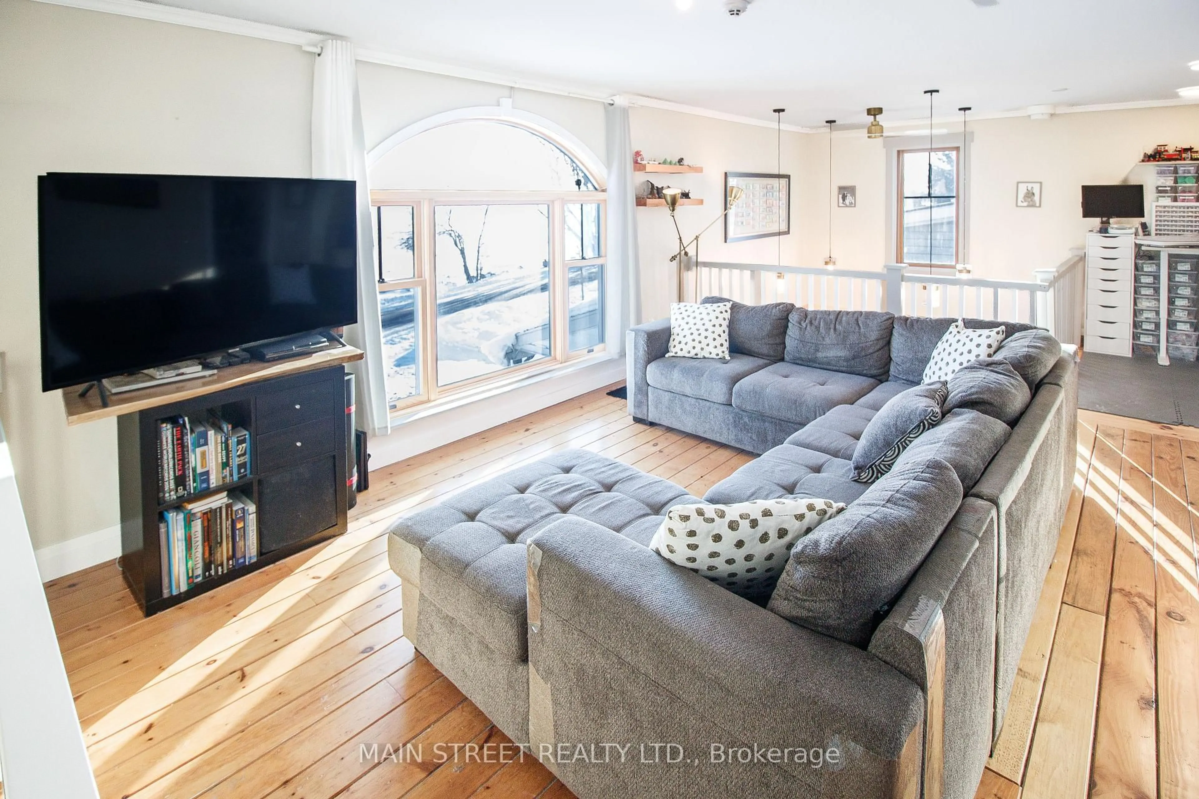 Living room with furniture, unknown for 1275 Lakeshore Rd, Haldimand Ontario N0A 1P0