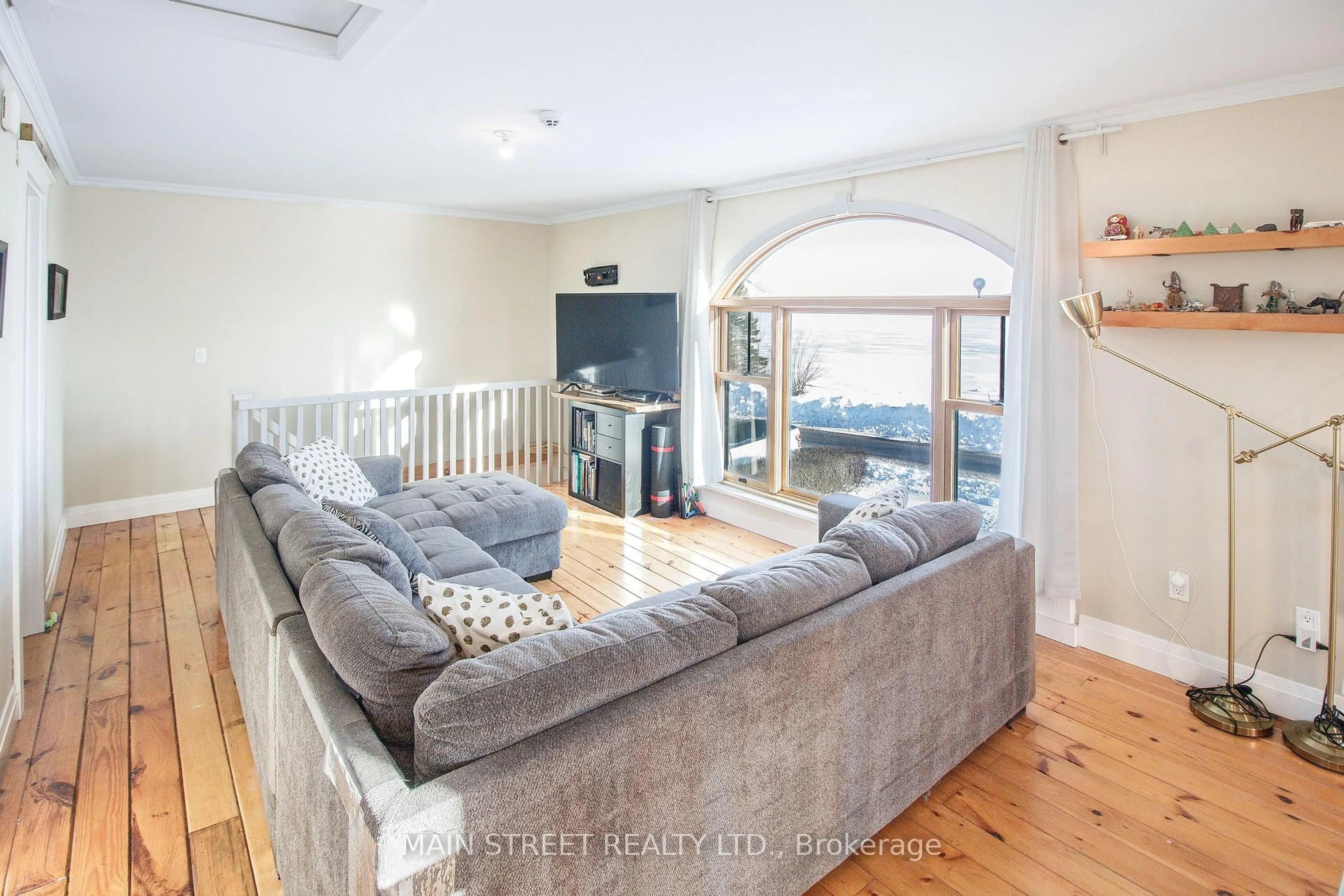 Living room with furniture, unknown for 1275 Lakeshore Rd, Haldimand Ontario N0A 1P0