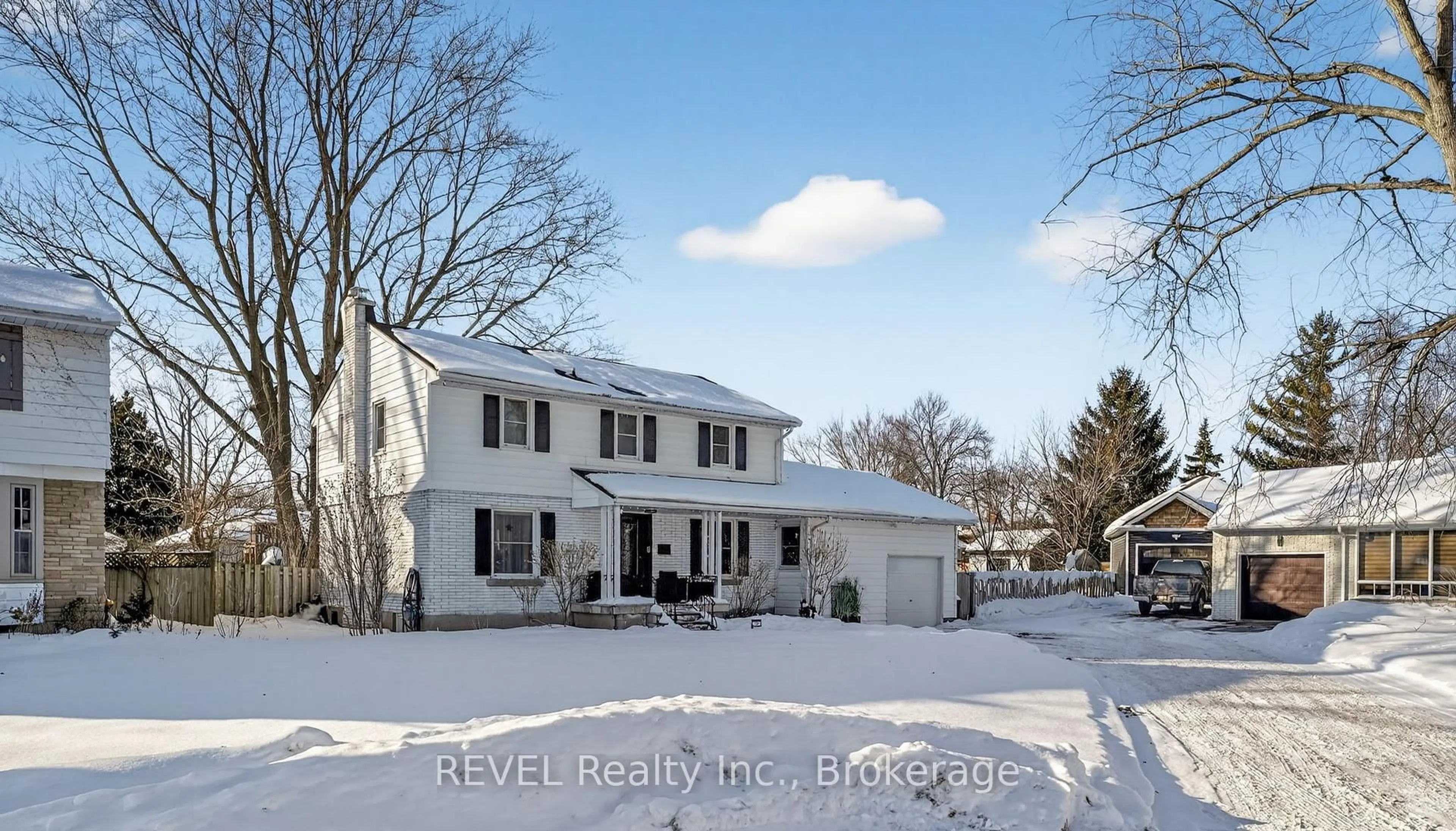 Unknown for 10 Laughlin Pl, Welland Ontario L3C 4E2