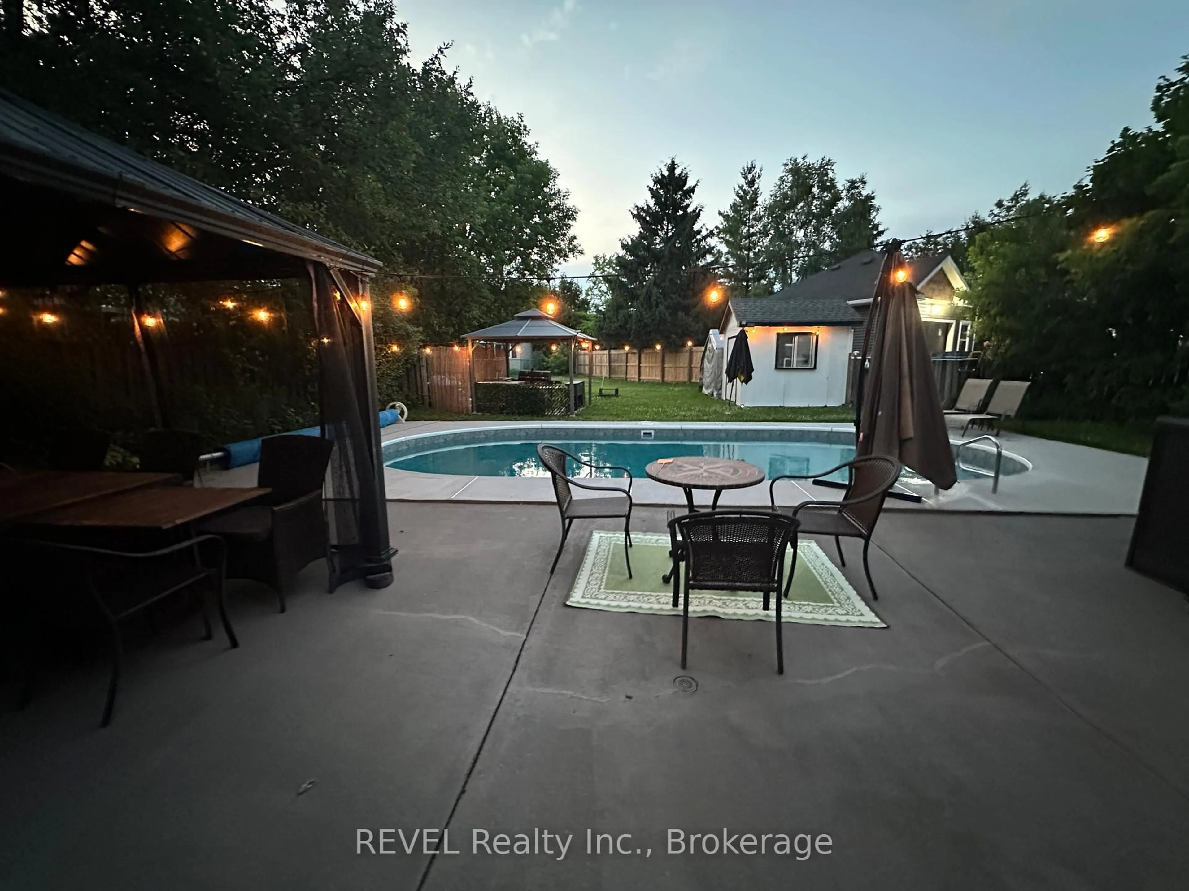 Unknown for 10 Laughlin Pl, Welland Ontario L3C 4E2