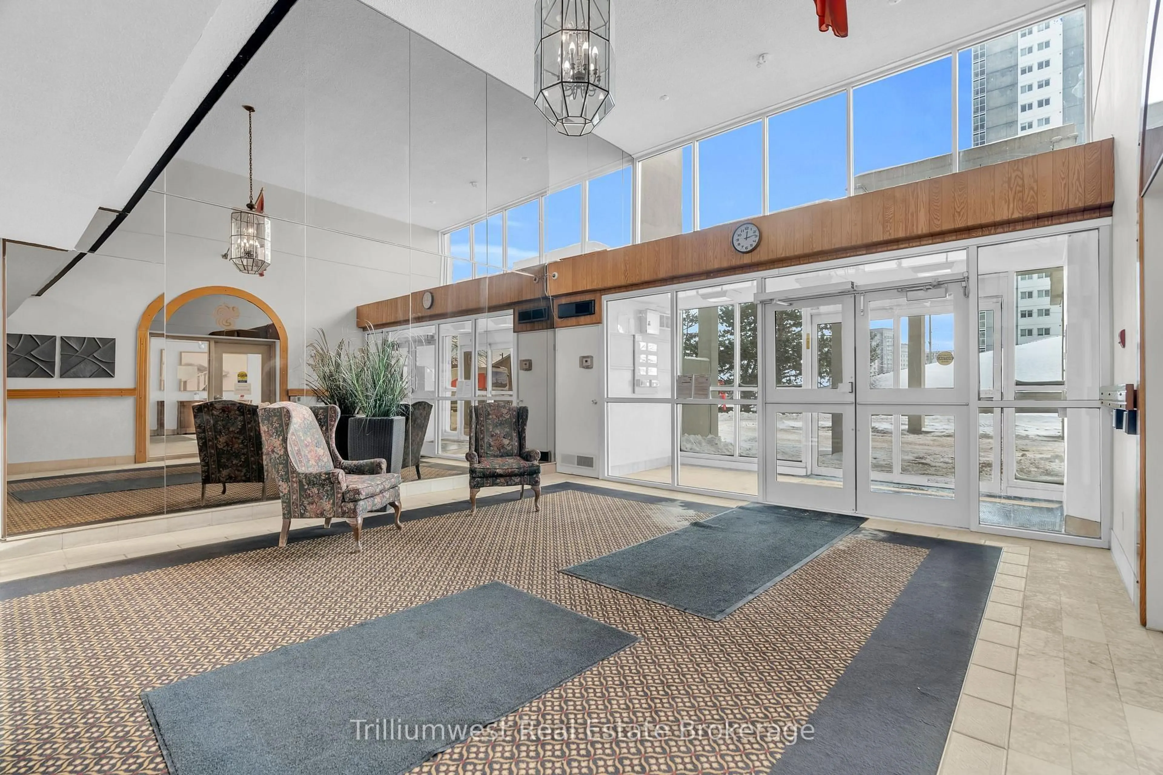 Indoor foyer for 375 King St #1003, Waterloo Ontario N2J 4L6