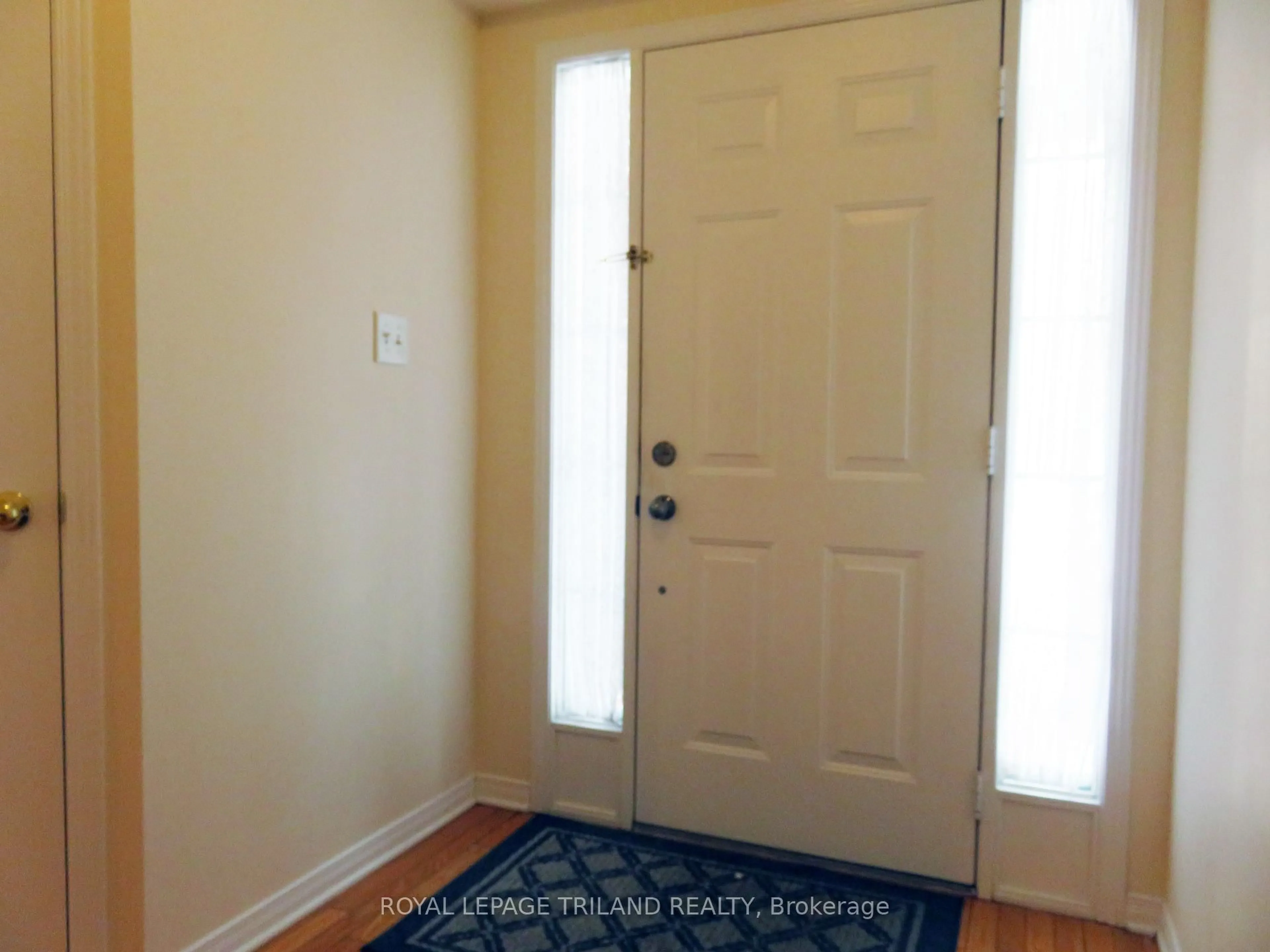 Indoor entryway for 1544 Beaverbrook Ave, London North Ontario N6H 5T6