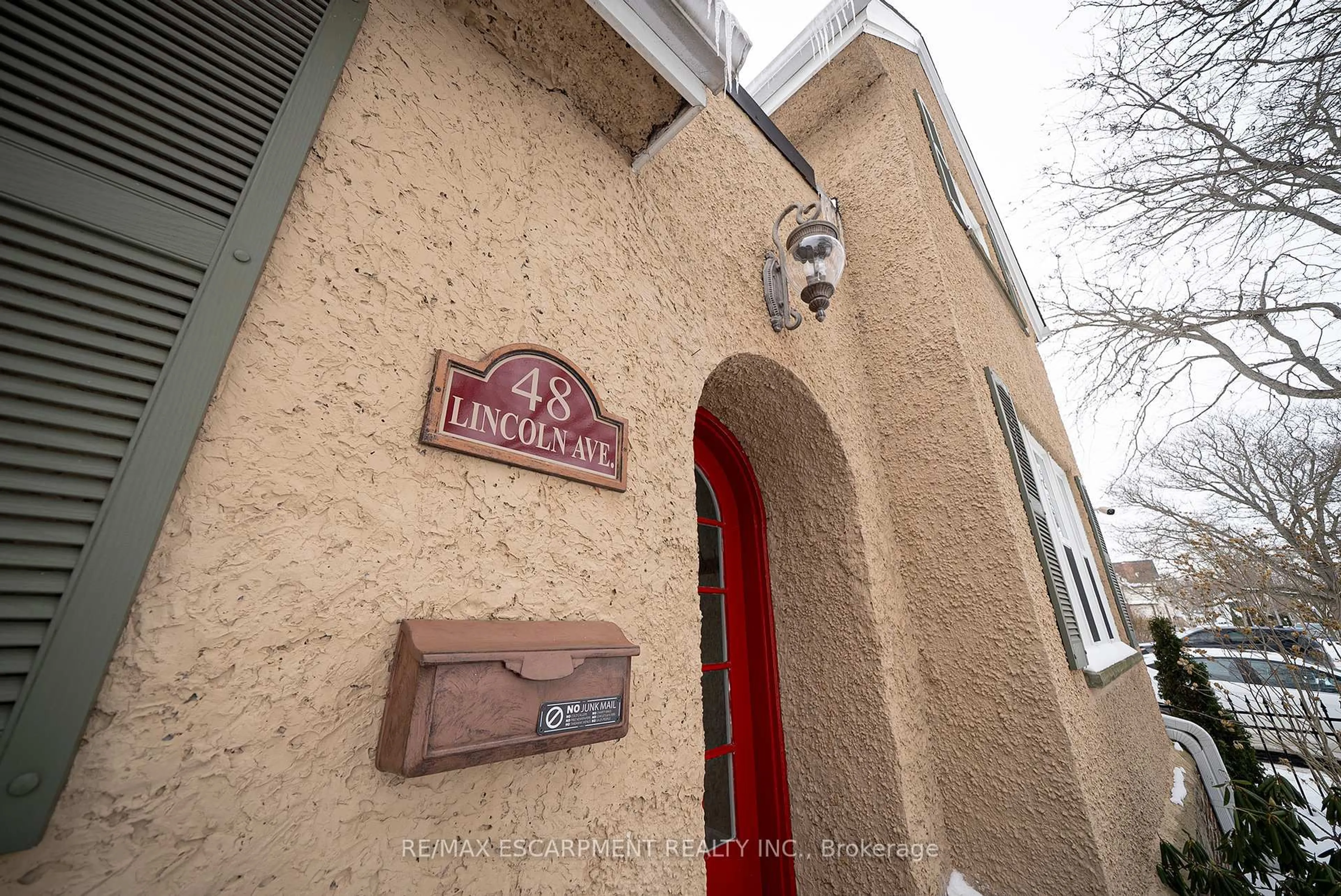 Unknown for 48 Lincoln Ave, Brantford Ontario N3T 4S7