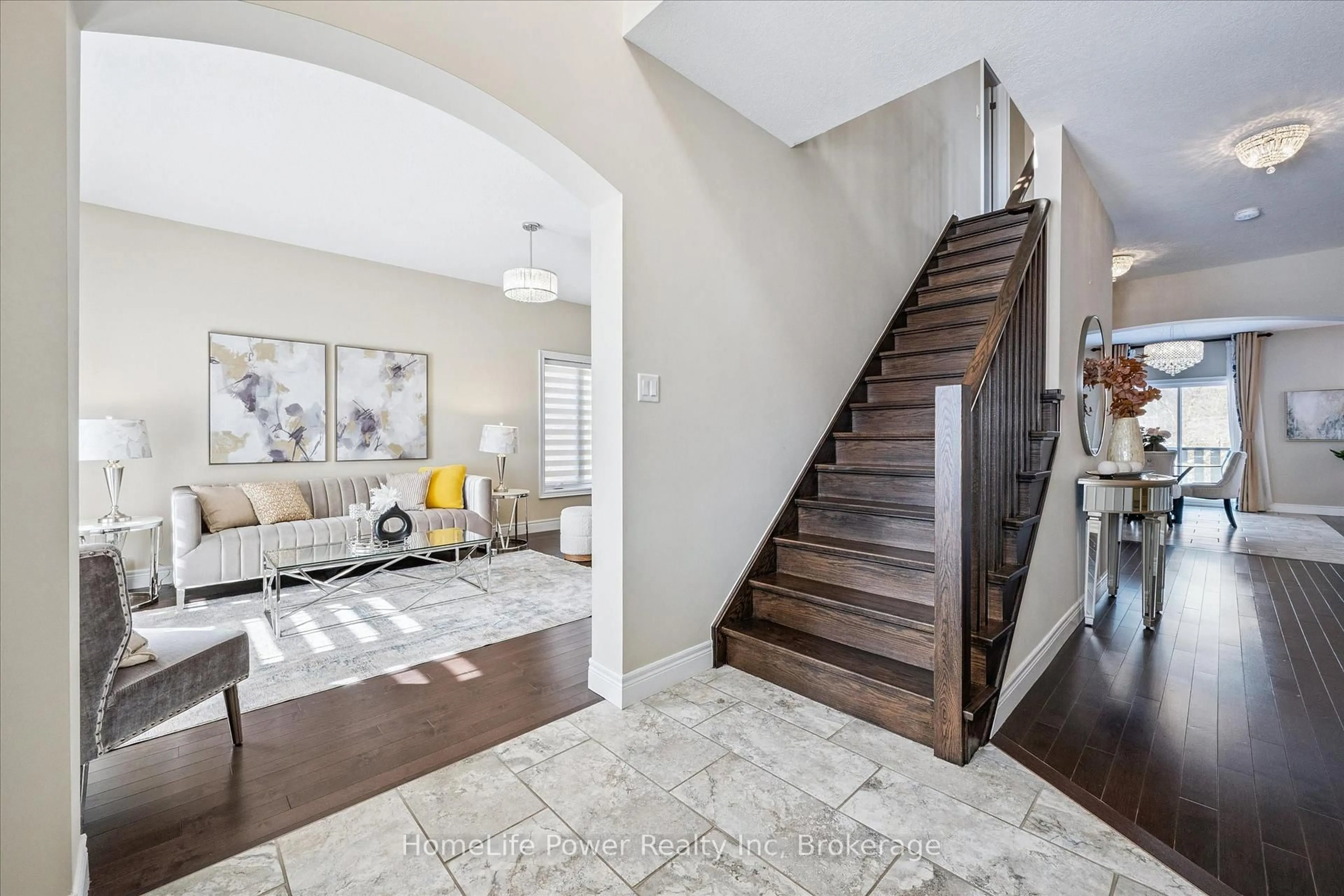 Indoor entryway for 35 Westra Dr, Guelph Ontario N1K 0B4