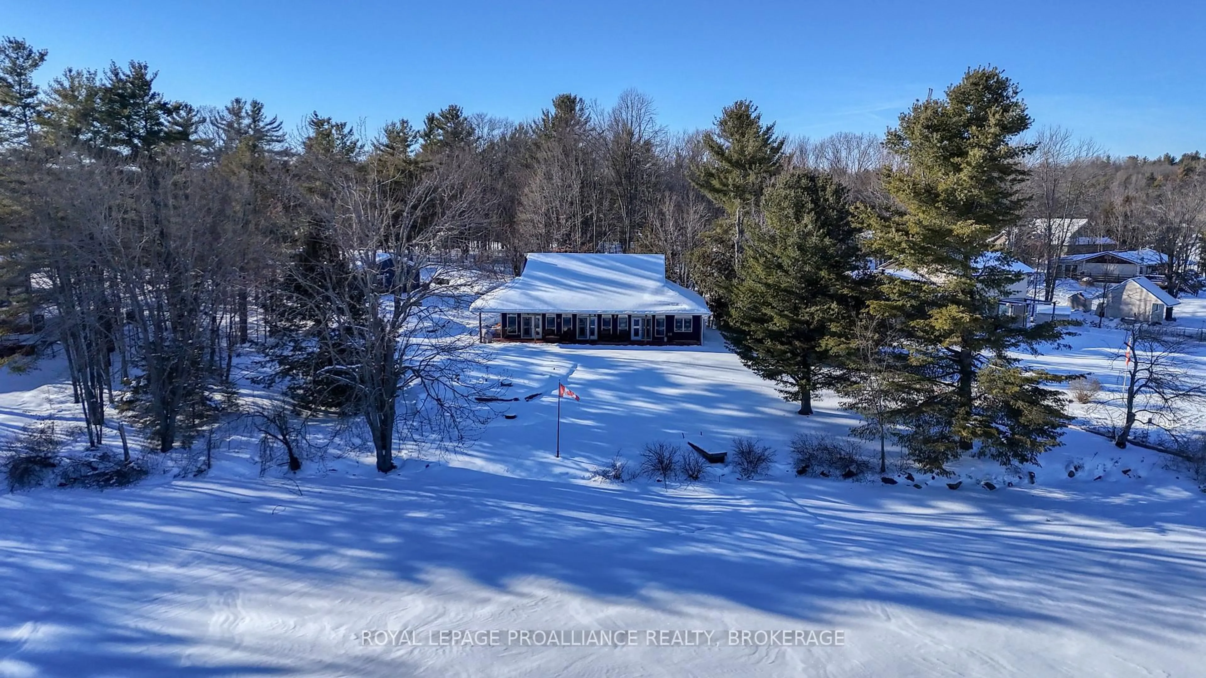 A pic from outside/outdoor area/front of a property/back of a property/a pic from drone, unknown for 4670 Lakewood Lane, Battersea Ontario K0H 1H0