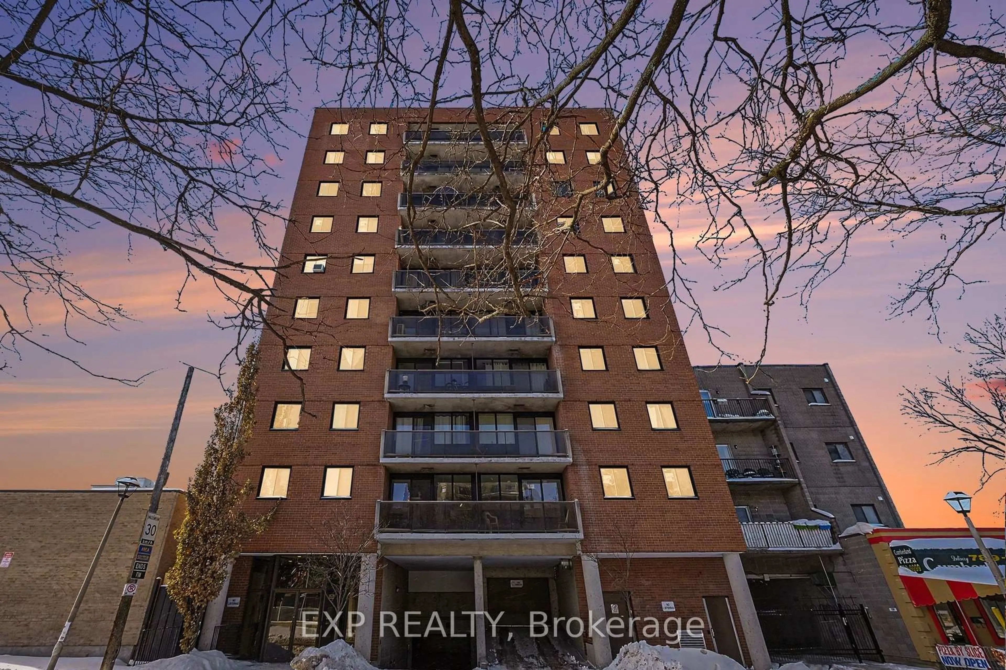 A pic from outside/outdoor area/front of a property/back of a property/a pic from drone, building for 154 Nelson St #801, Ottawa Ontario K1N 7R5