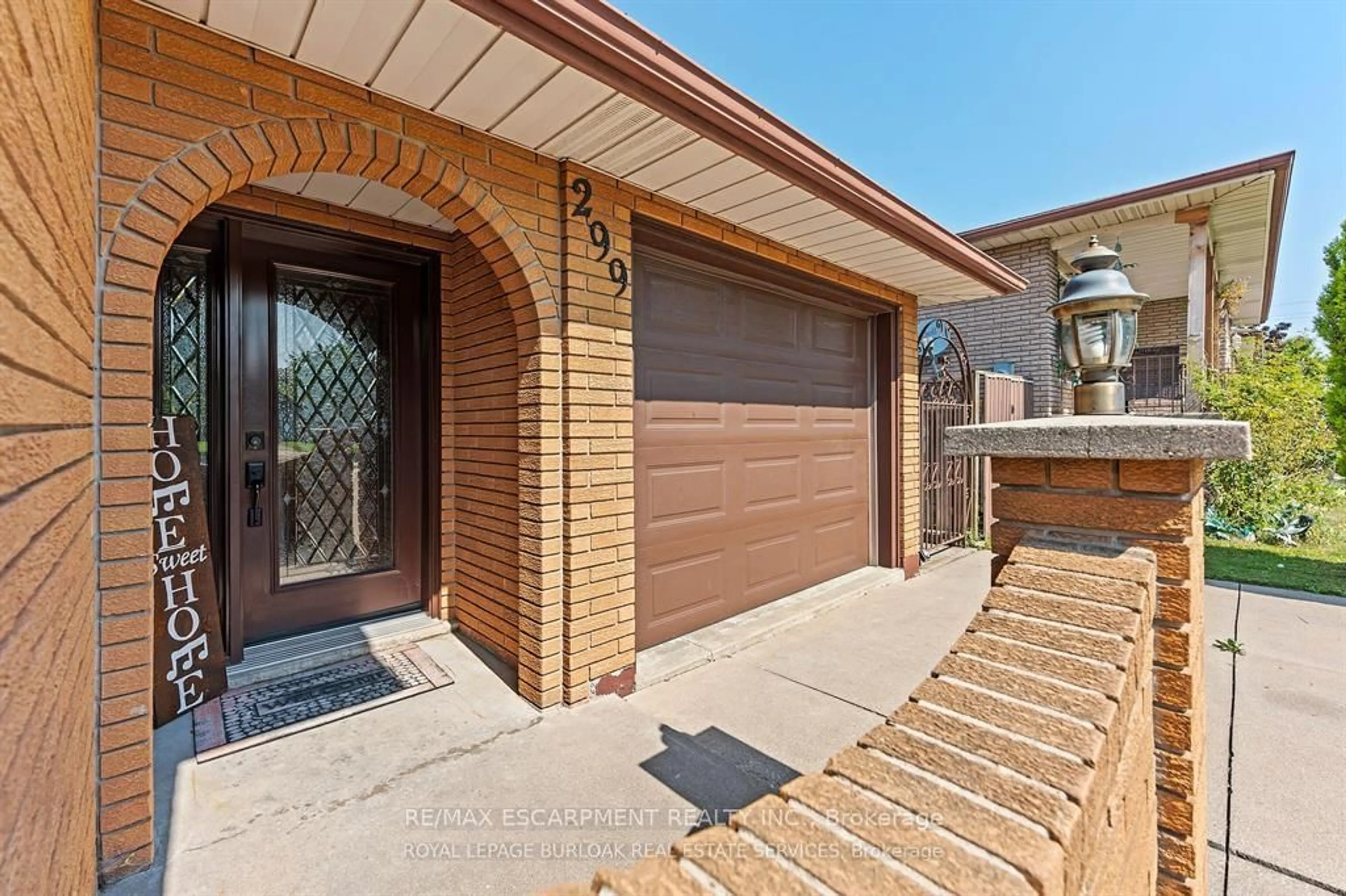 Home with brick exterior material, street for 299 EASTDALE Blvd, Hamilton Ontario L8E 3W9