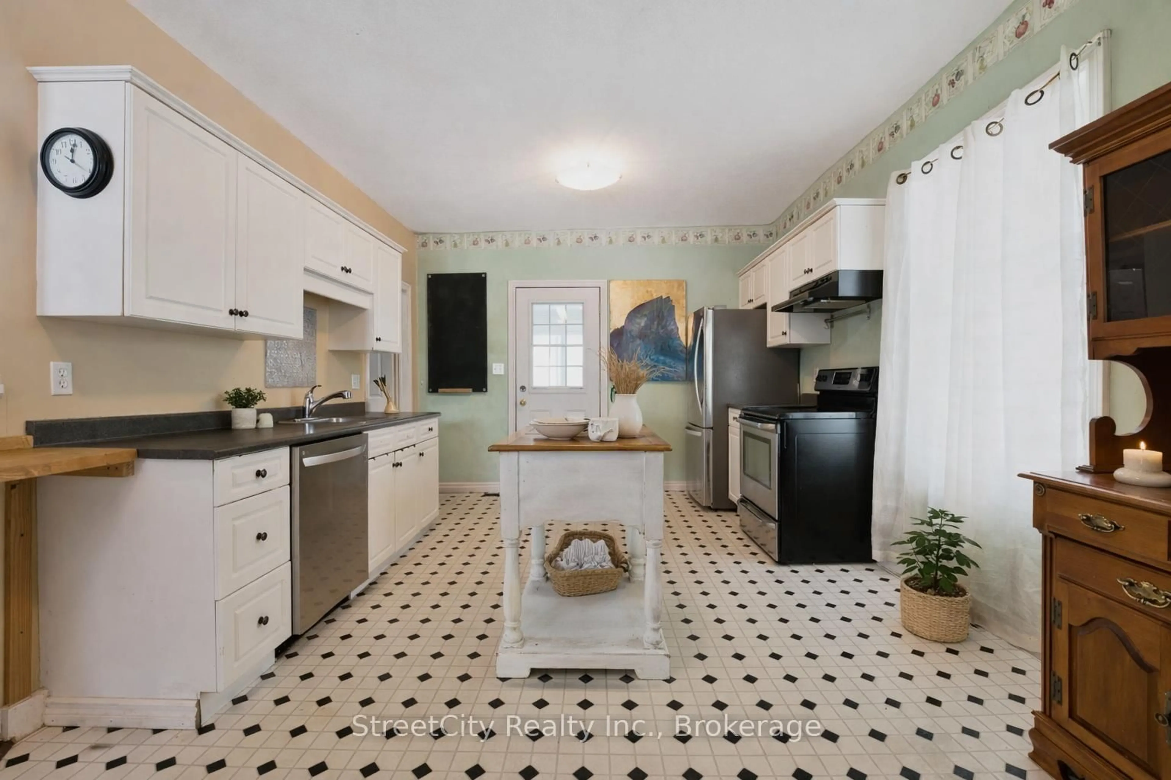 Standard kitchen, ceramic/tile floor for 56 Stratford St, Stratford Ontario N5A 2H6