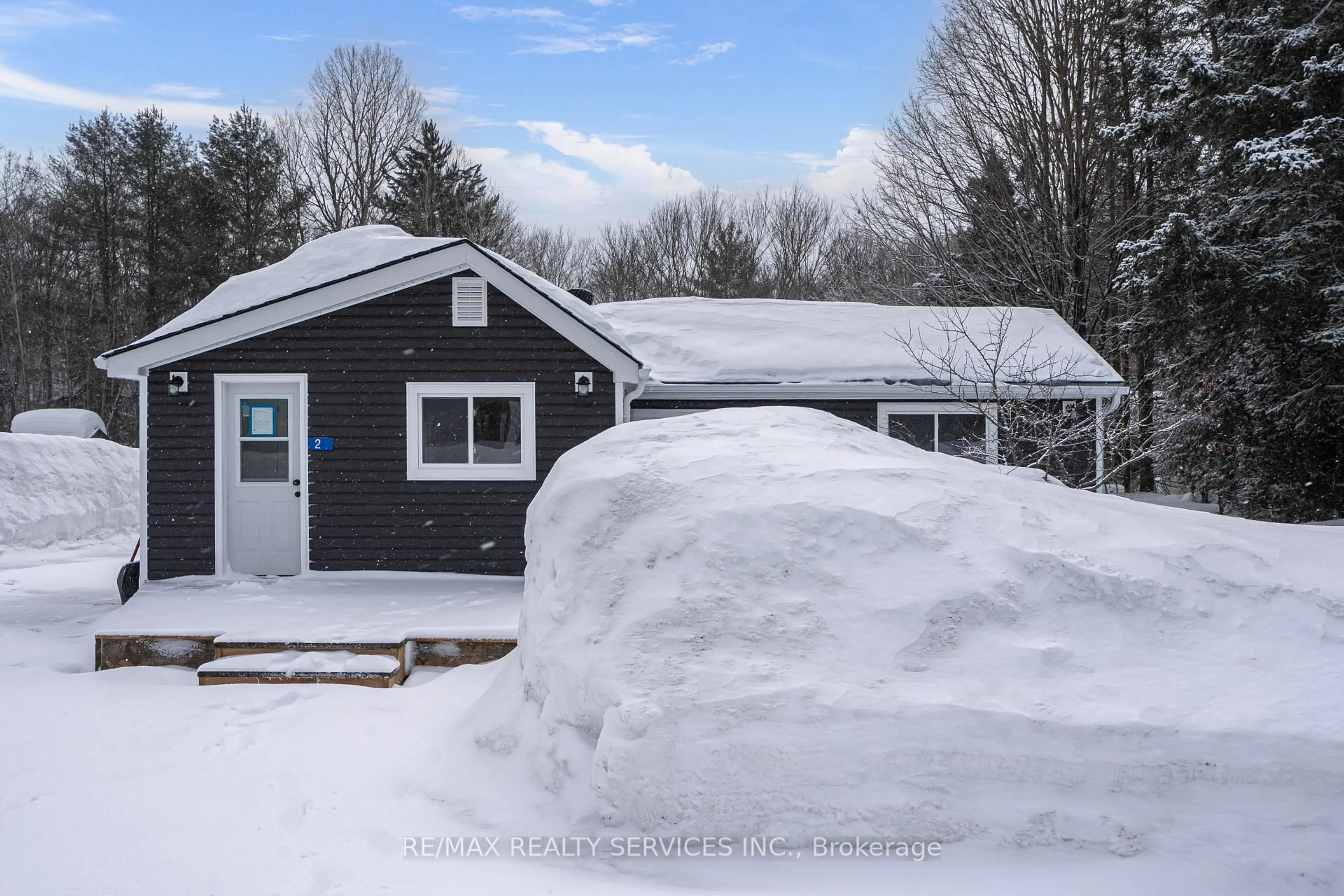 Shed for 7826 Lake Joseph Rd, Georgian Bay Ontario P0B 1K0
