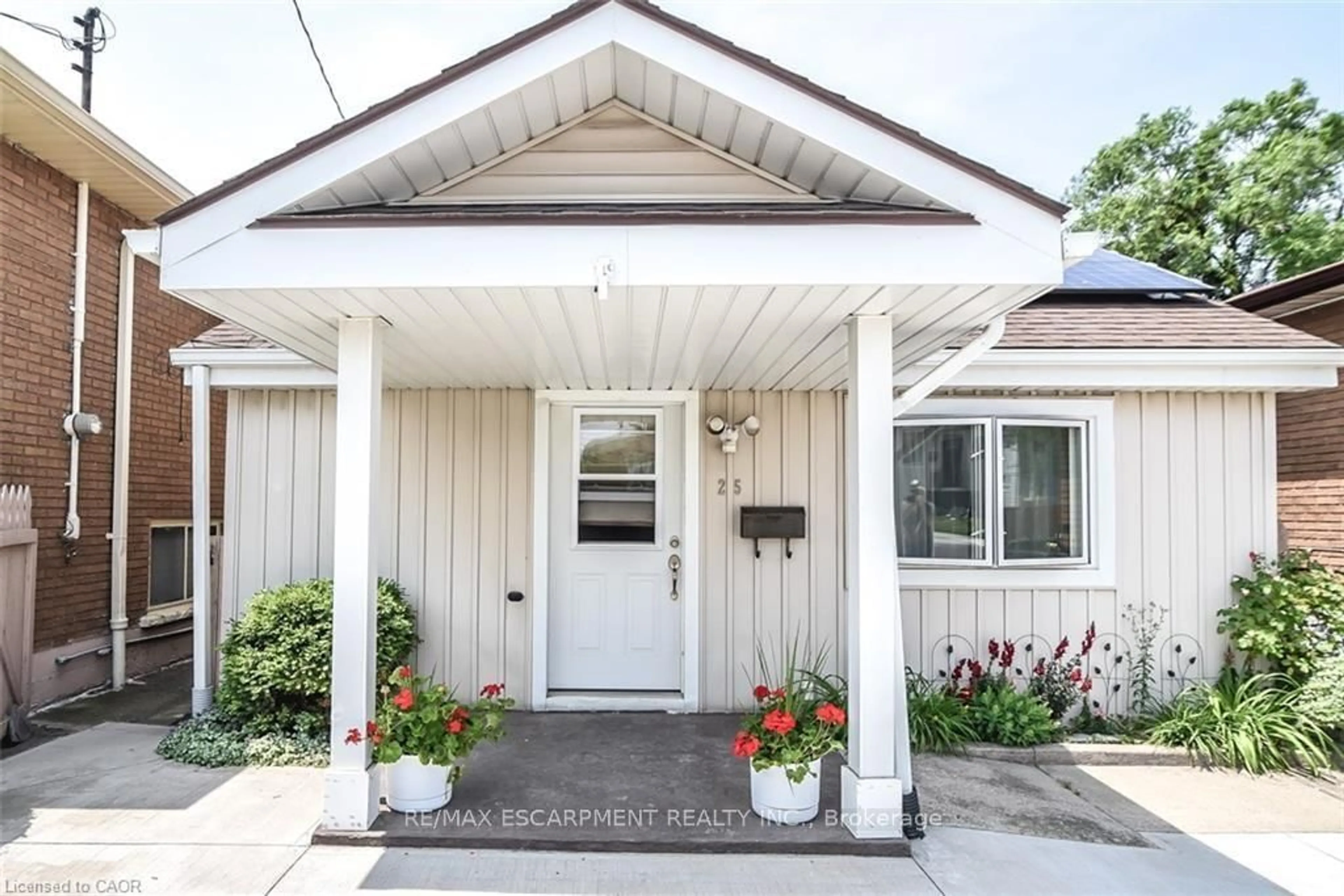 Unknown for 25 Delena Ave, Hamilton Ontario L8H 6B5