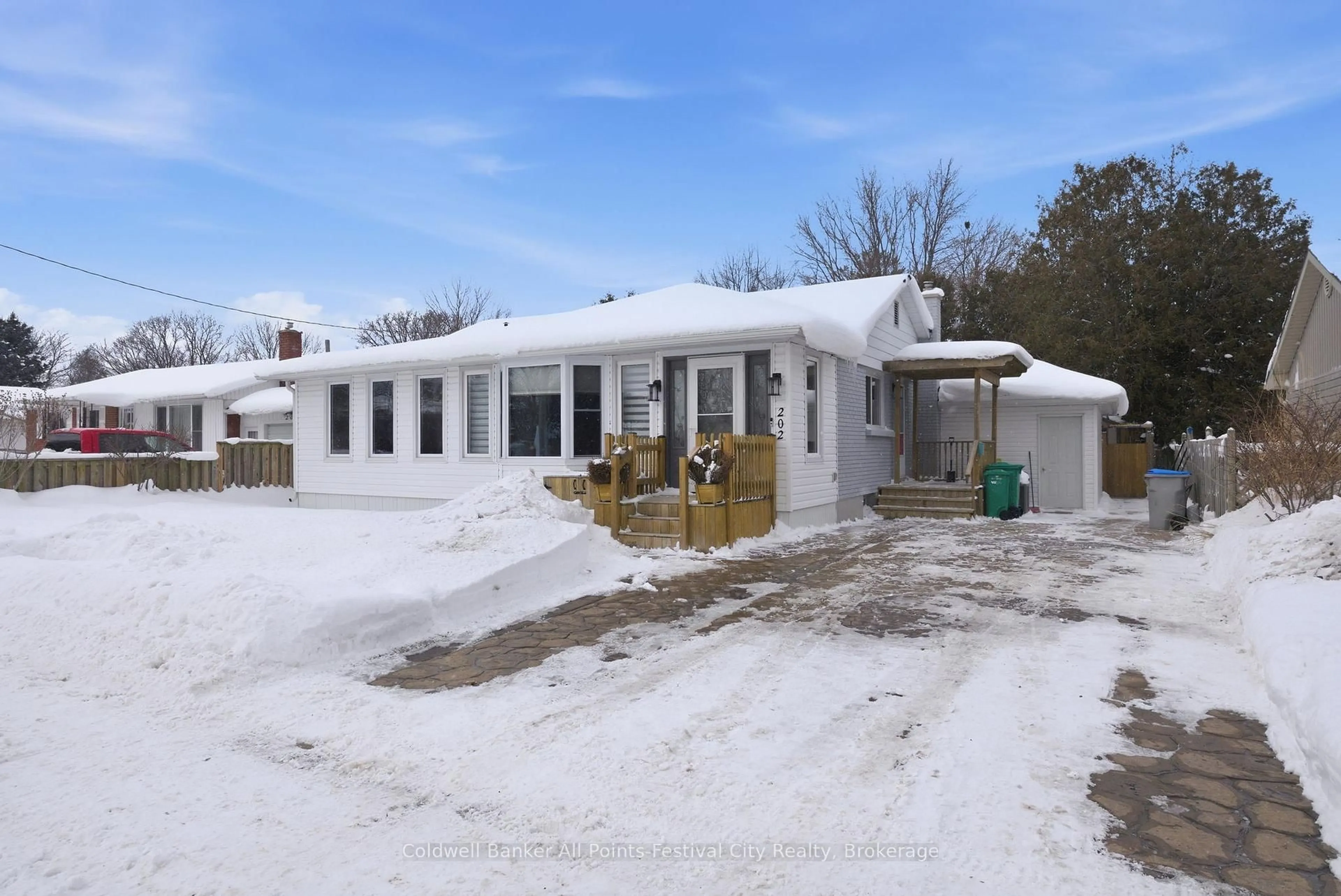 Unknown for 202 Bennett St, Goderich Ontario N7A 1X8