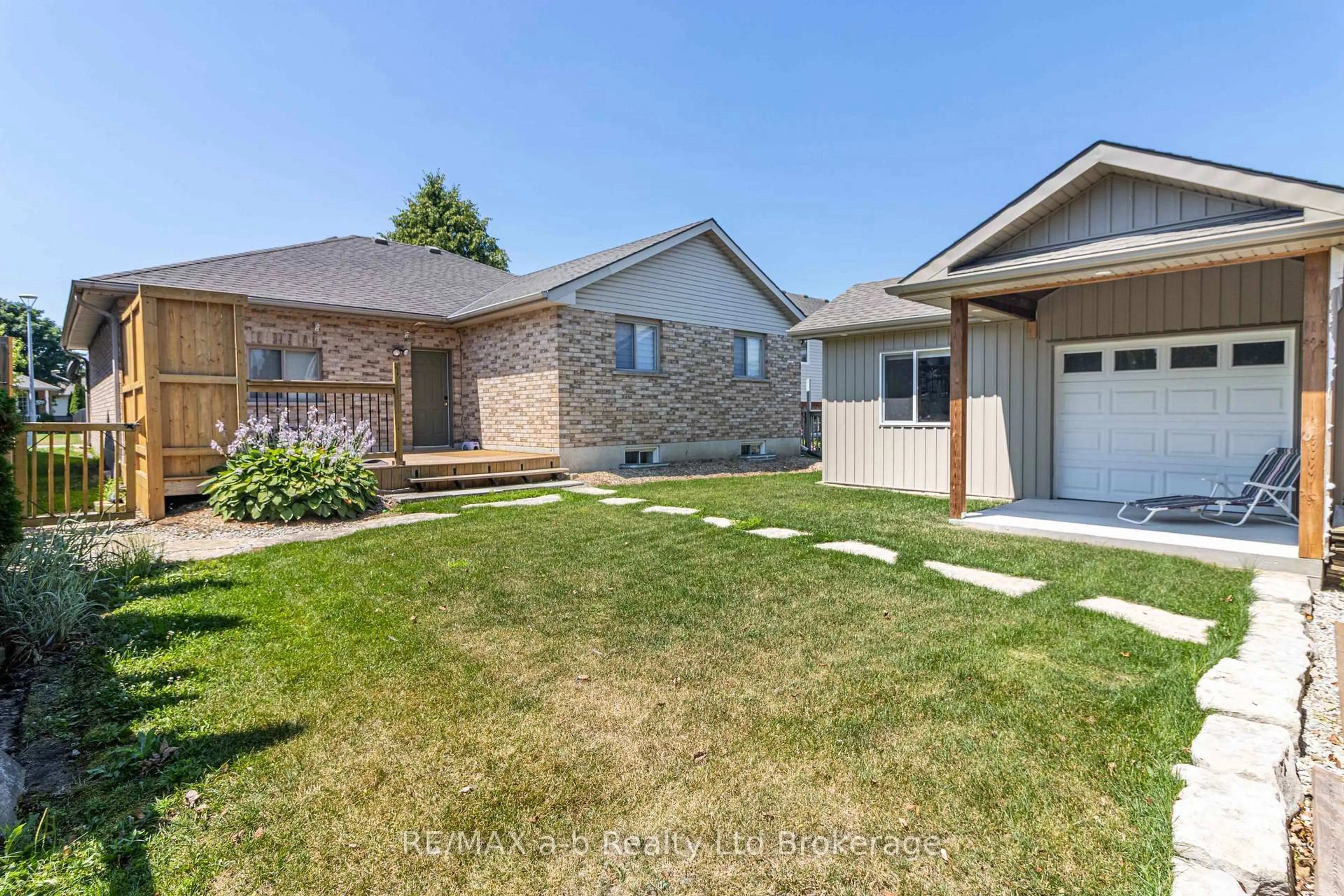 Unknown for 18 Oriole Cres, Woodstock Ontario N4T 1T1