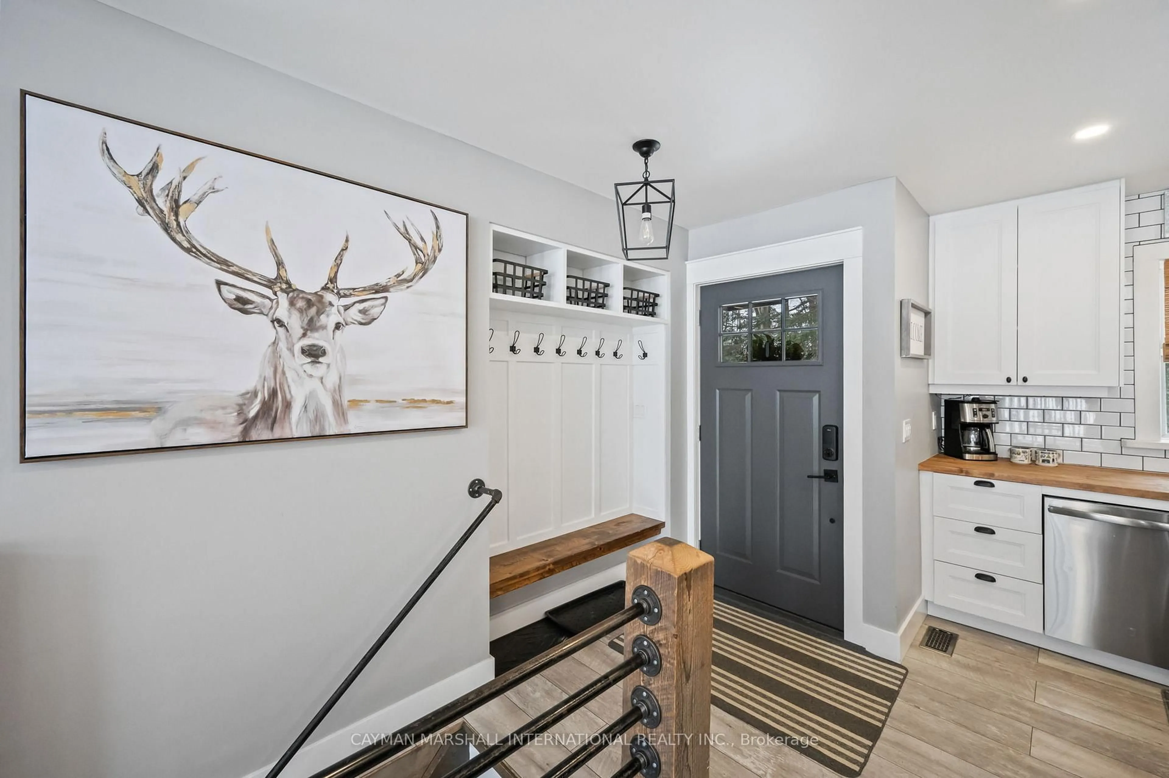 Indoor entryway for 371 Skene Rd, Hastings Ontario K0L 1W0