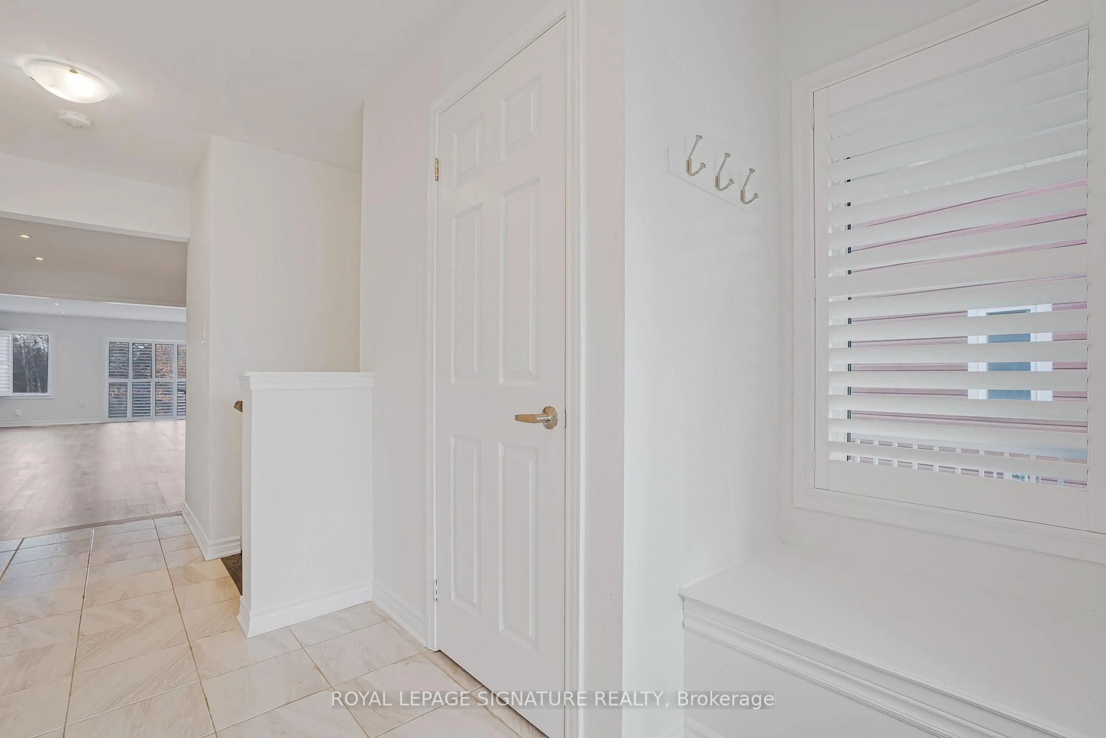 Indoor entryway for 72 Chambery St, Bracebridge Ontario P1L 0G2