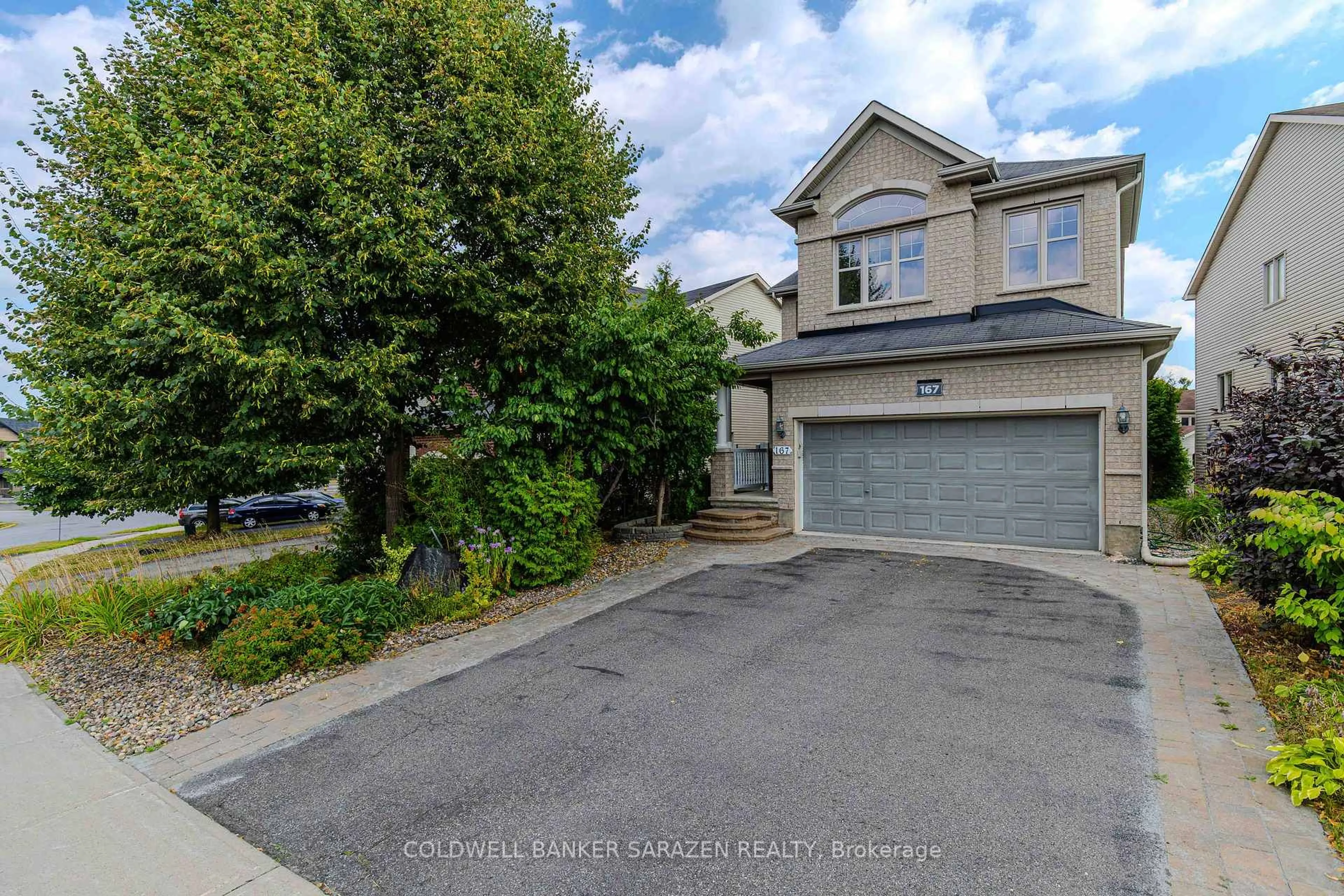 A pic from outside/outdoor area/front of a property/back of a property/a pic from drone, street for 167 Keyrock Dr, Ottawa Ontario K2T 0A8