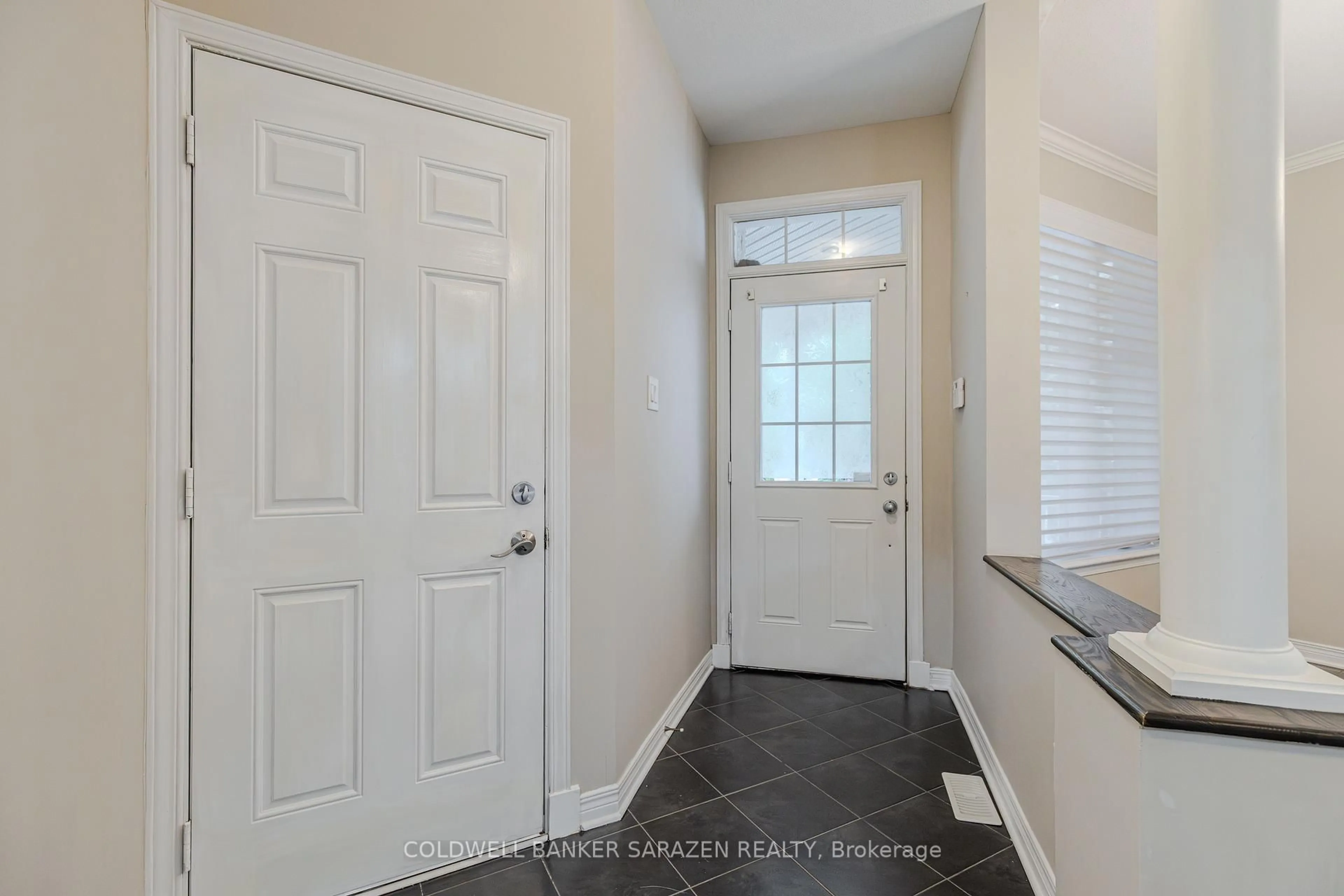 Indoor entryway for 167 Keyrock Dr, Ottawa Ontario K2T 0A8