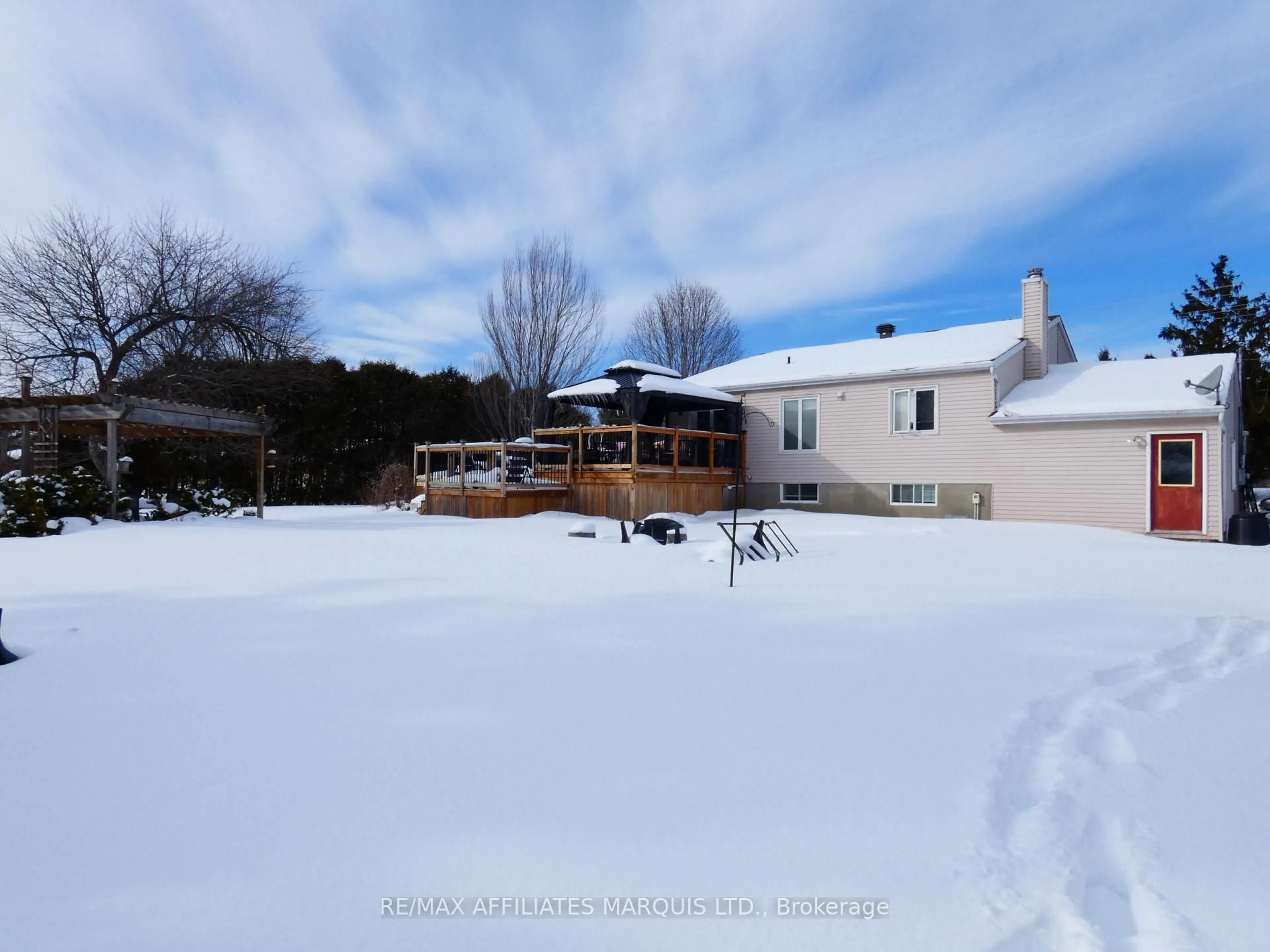 A pic from outside/outdoor area/front of a property/back of a property/a pic from drone, mountain view for 21 Ste Therese Blvd, Russell Ontario K0A 1W0
