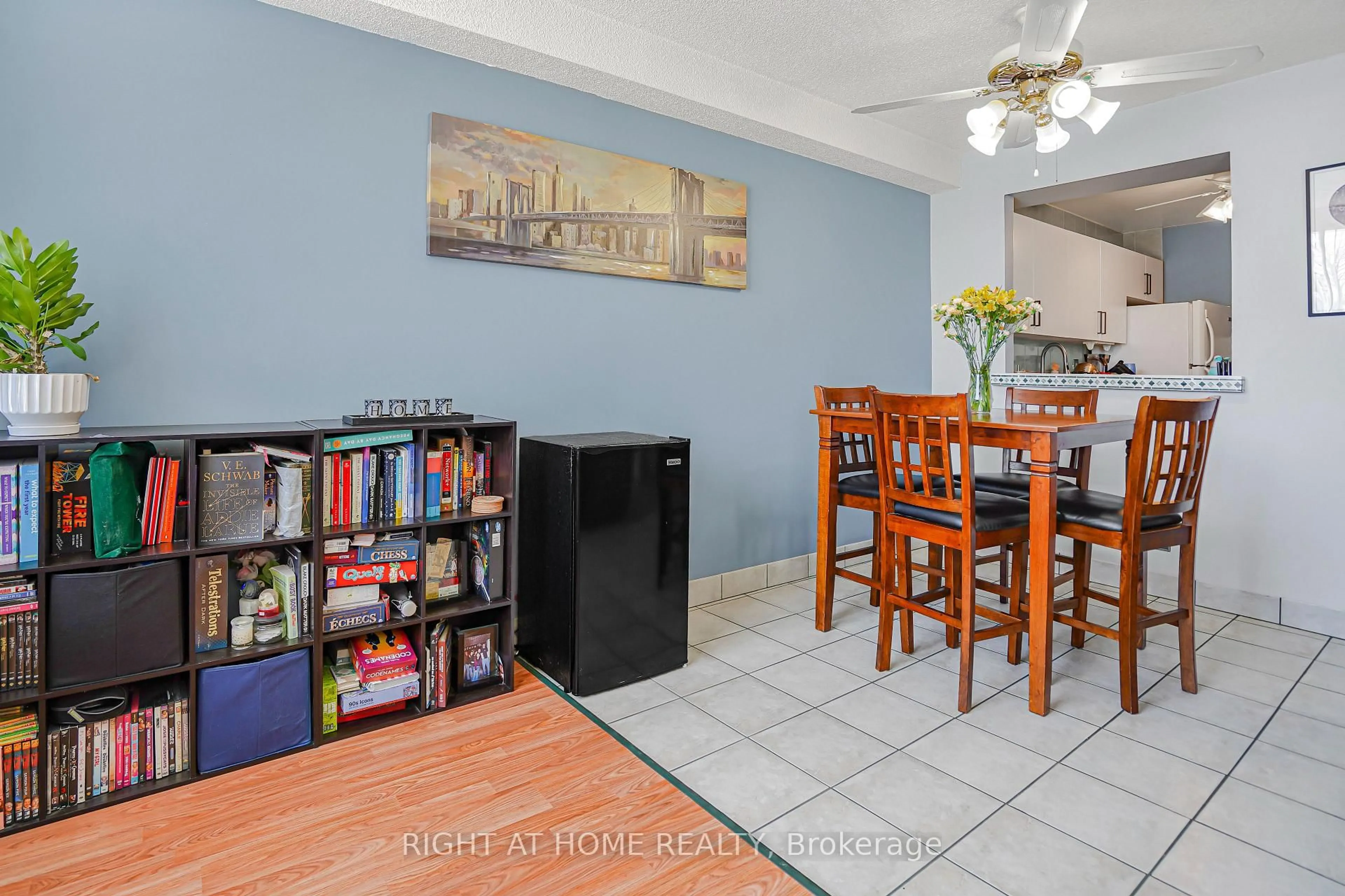 Unknown for 18 Holborn Crt #203, Kitchener Ontario N2A 4A1