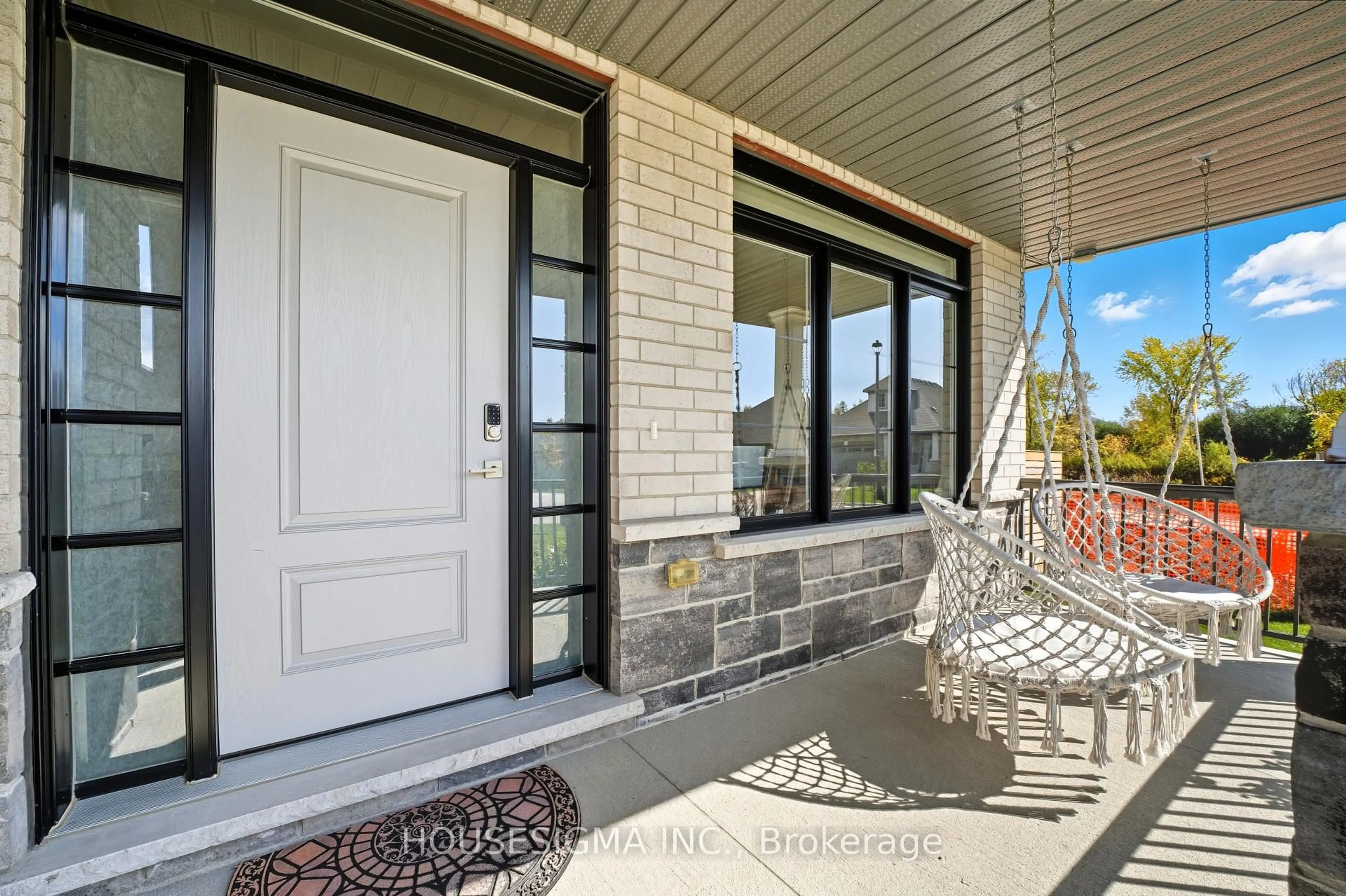 Indoor entryway for 106 Cutting Dr, Centre Wellington Ontario N0B 1S0