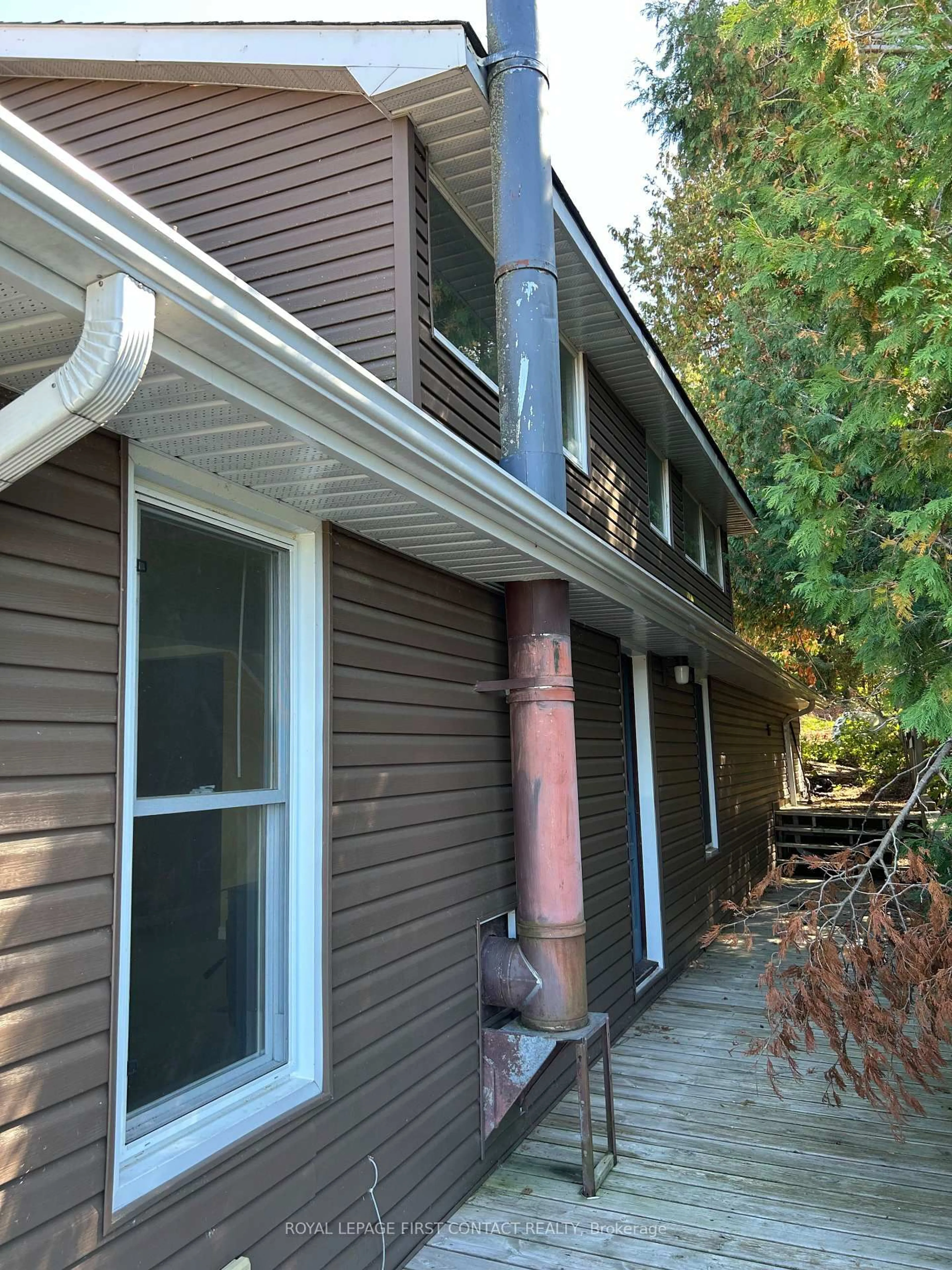 Home with vinyl exterior material, street for 16 Leisure Lane, Kawartha Lakes Ontario K9V 4R1