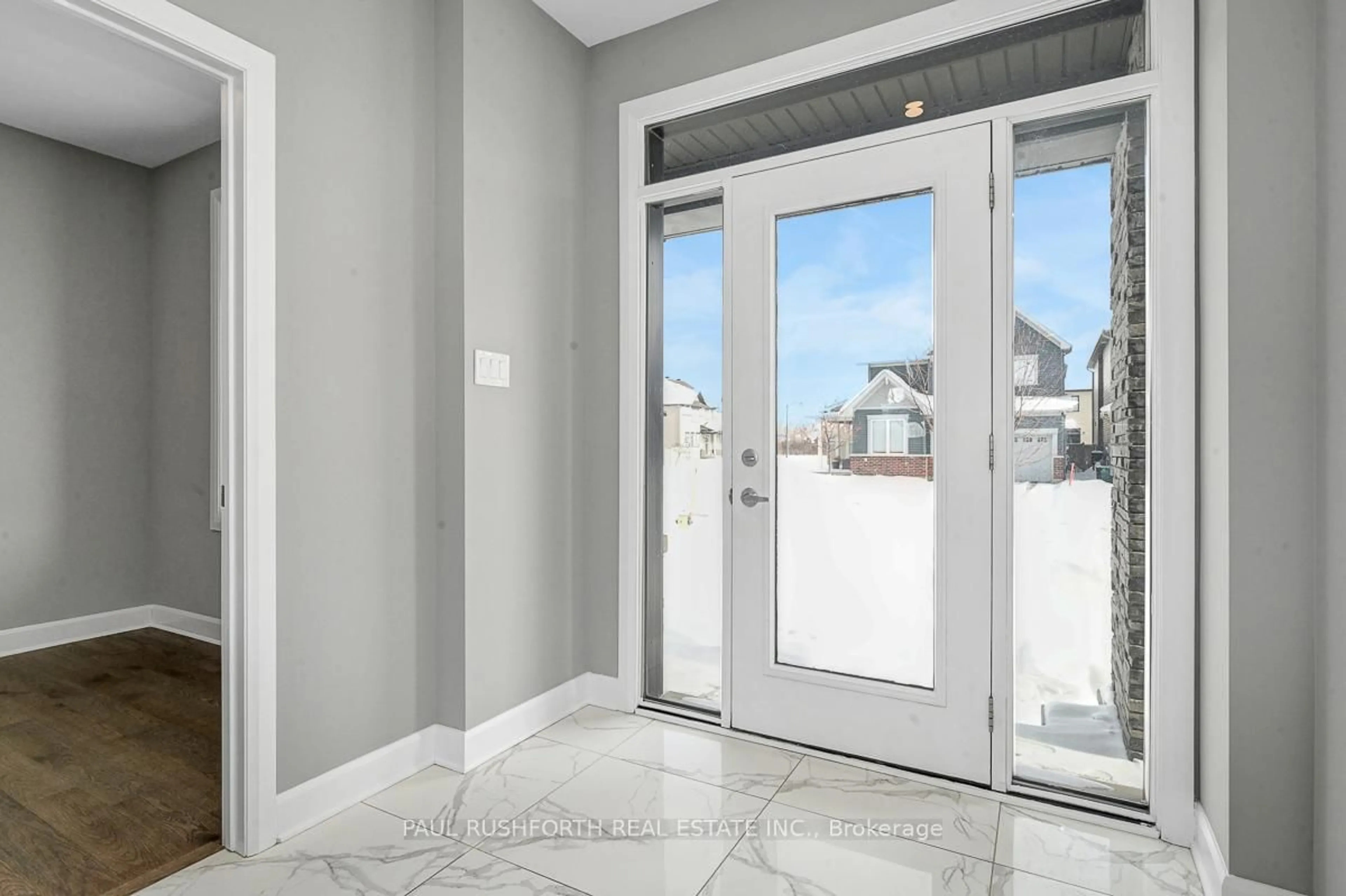 Indoor entryway for 147 Aquarium Ave, Ottawa Ontario K4A 1L1