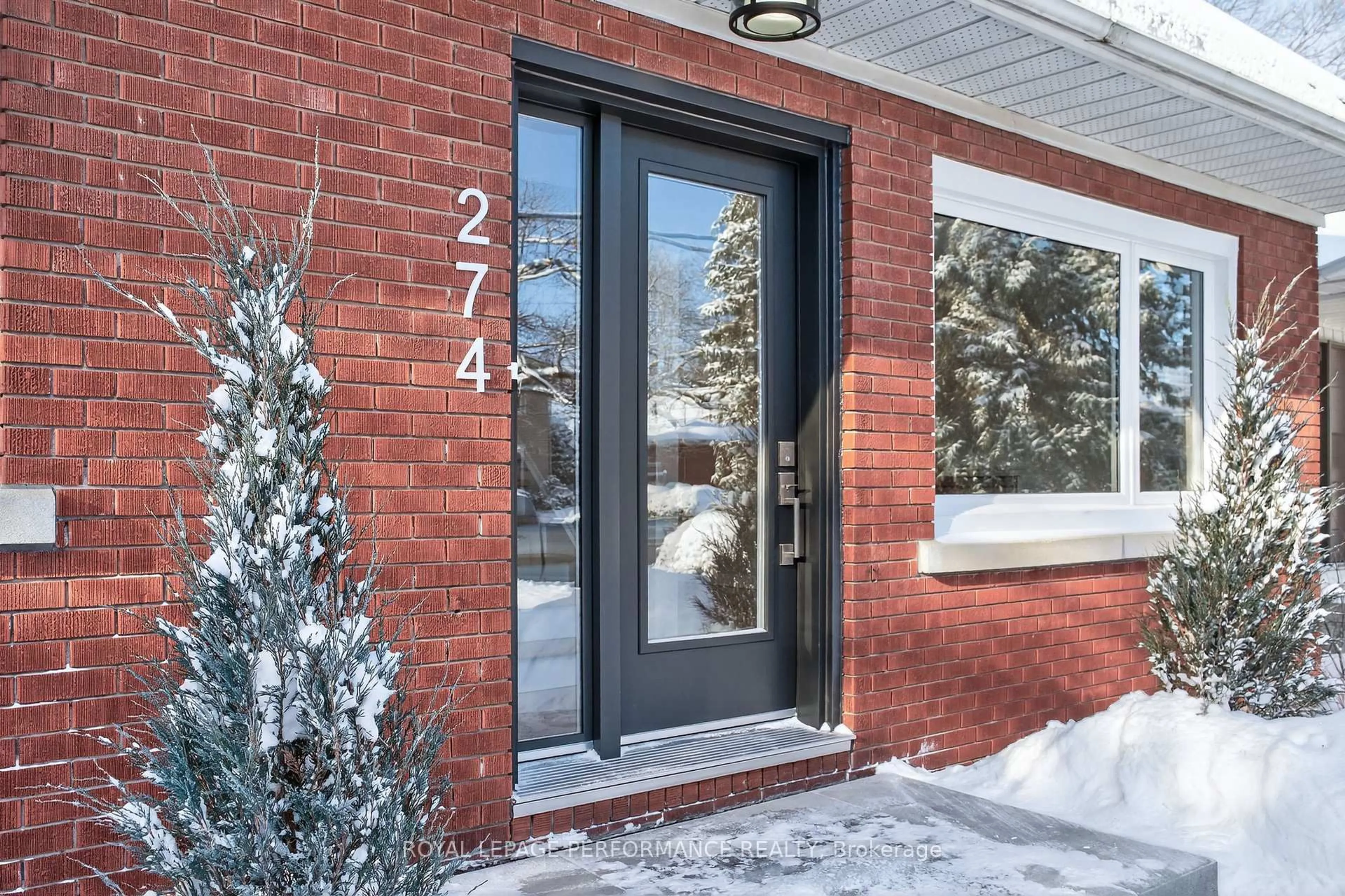 Indoor entryway for 274 Compton Ave, Ottawa Ontario K2B 5A9