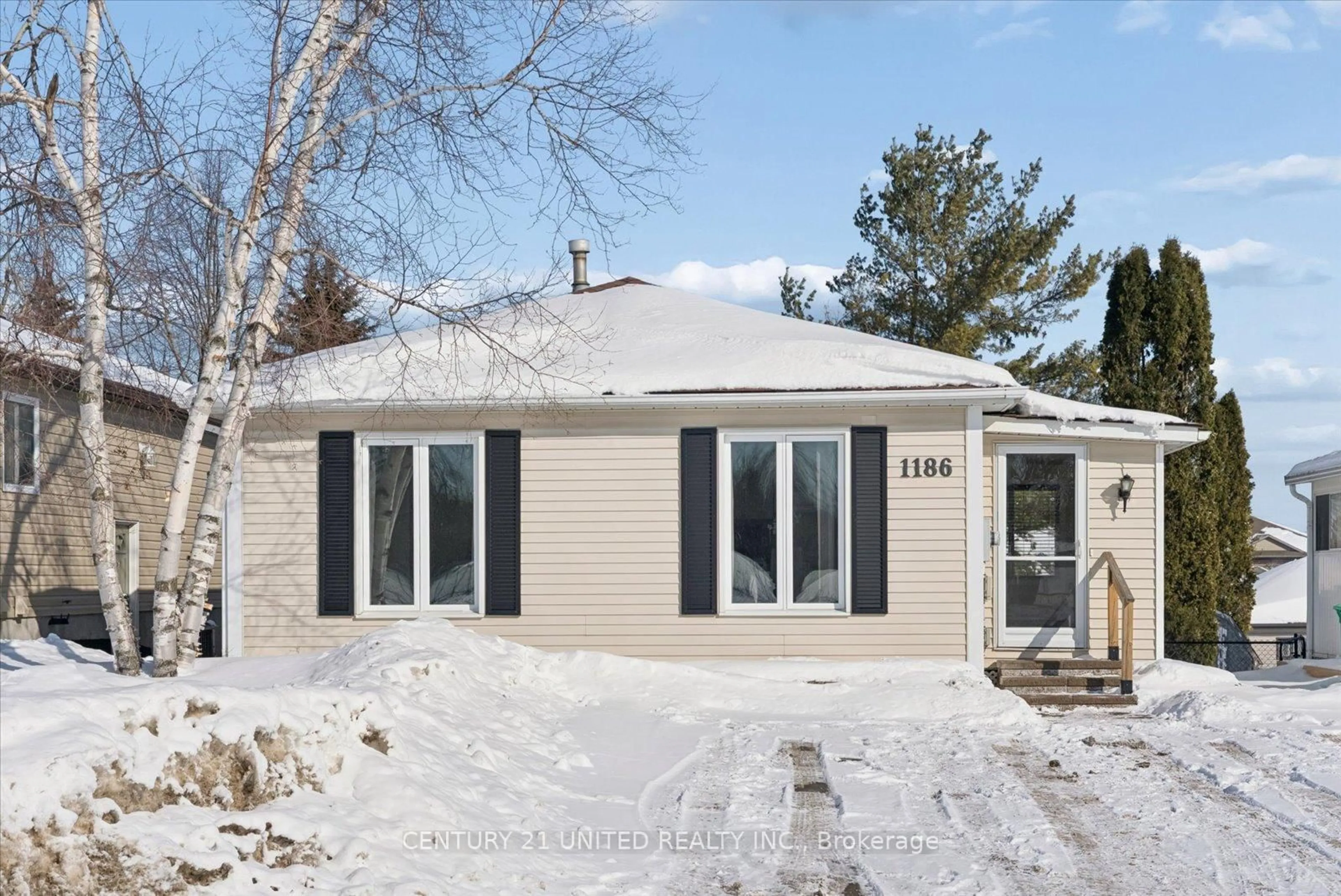 Home with vinyl exterior material, street for 1186 Neptune St, Peterborough Ontario K9H 7M6