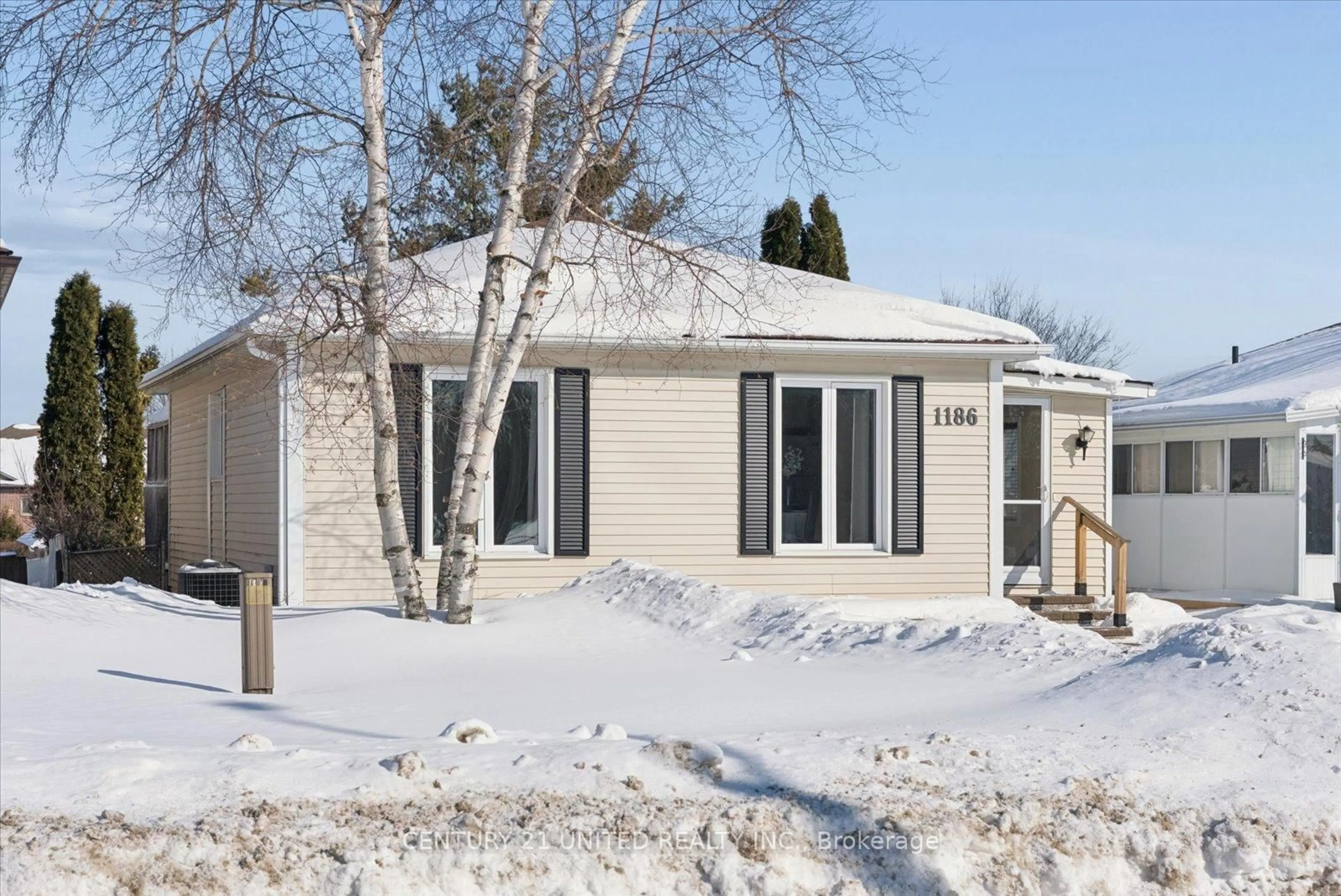 Home with vinyl exterior material, street for 1186 Neptune St, Peterborough Ontario K9H 7M6