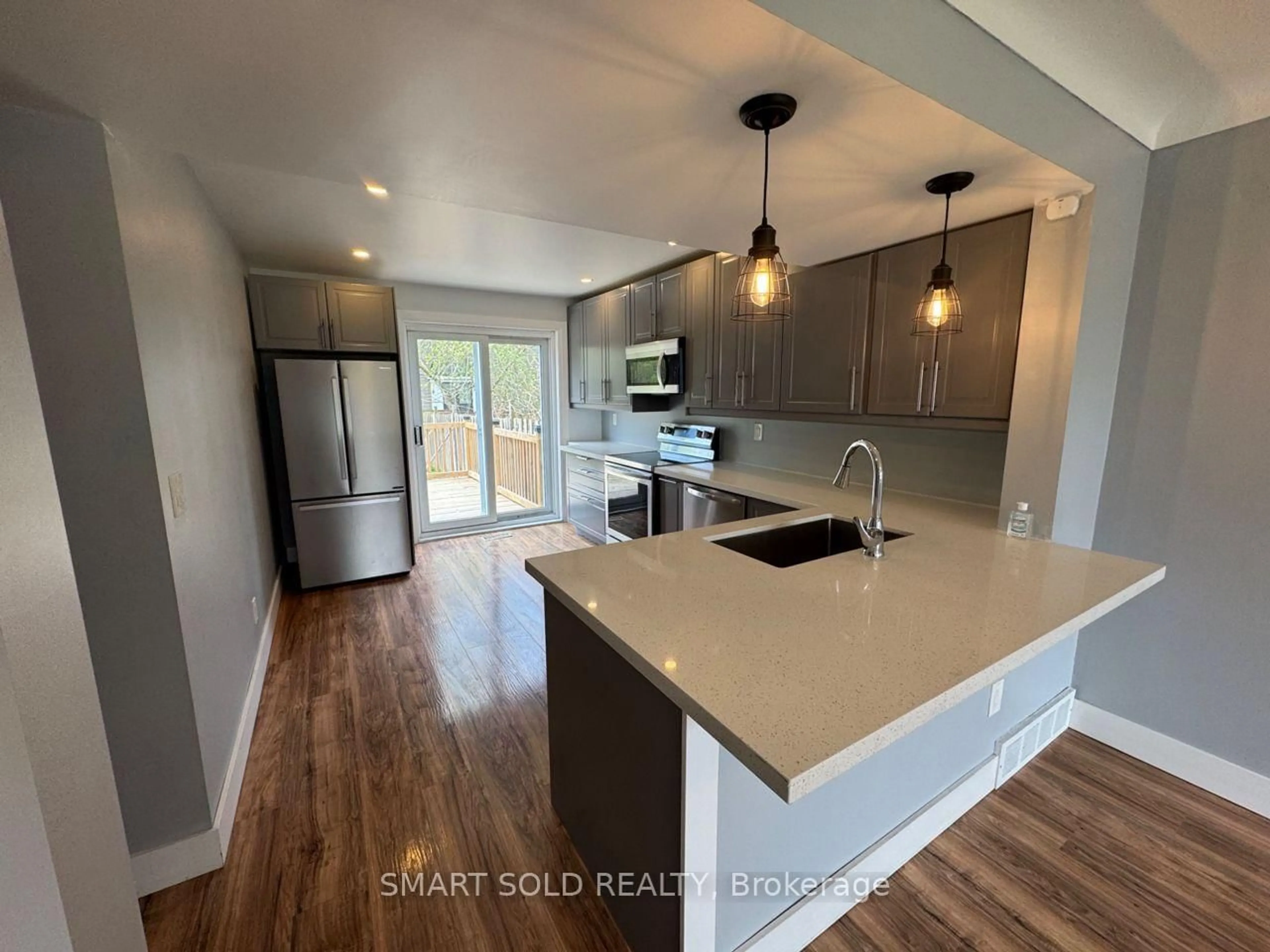 Open concept kitchen, unknown for 131A Louth St, St. Catharines Ontario L2S 2T8