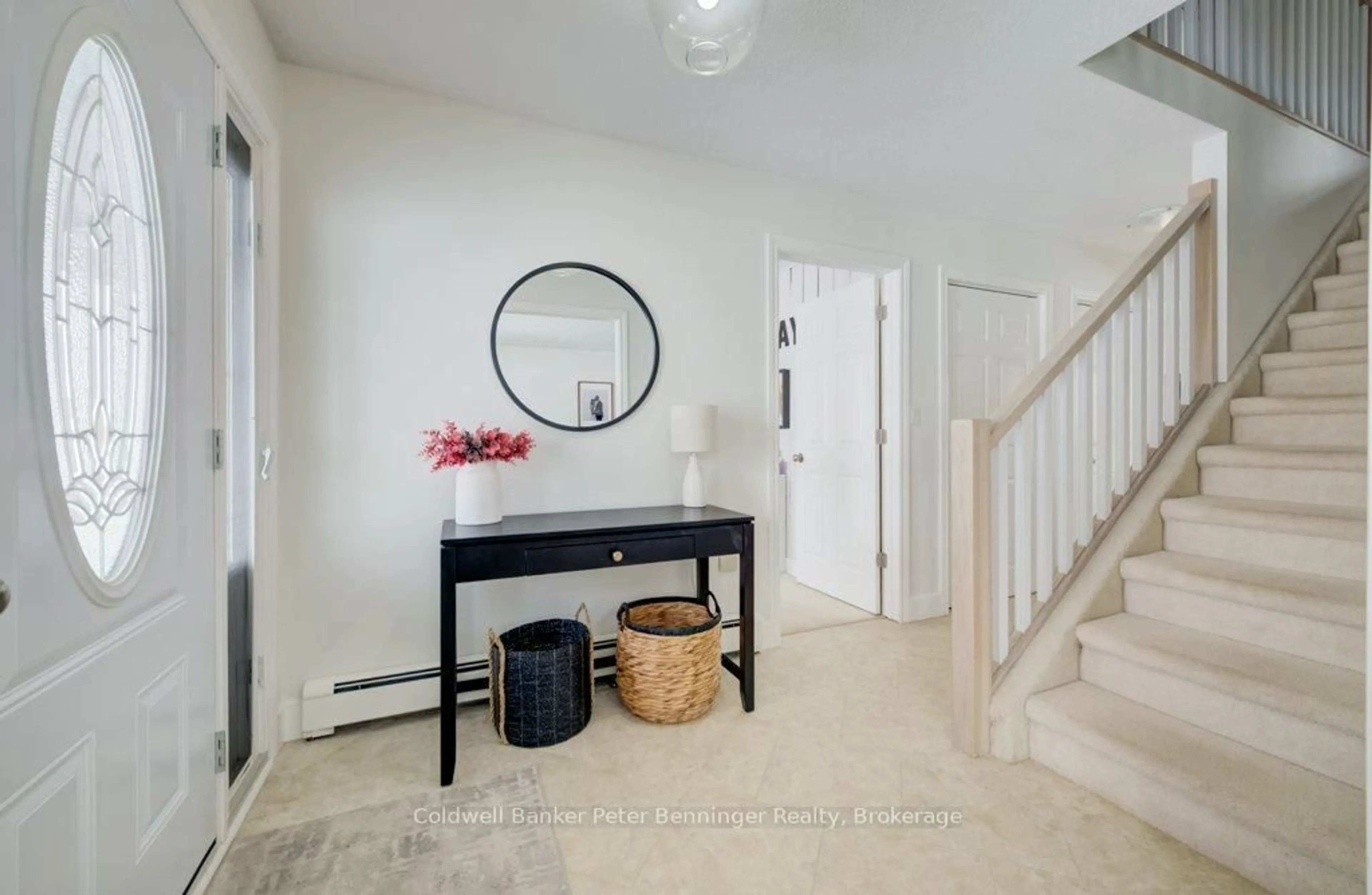 Indoor entryway for 33 Tower Rd, Arran-Elderslie Ontario N0G 1L0