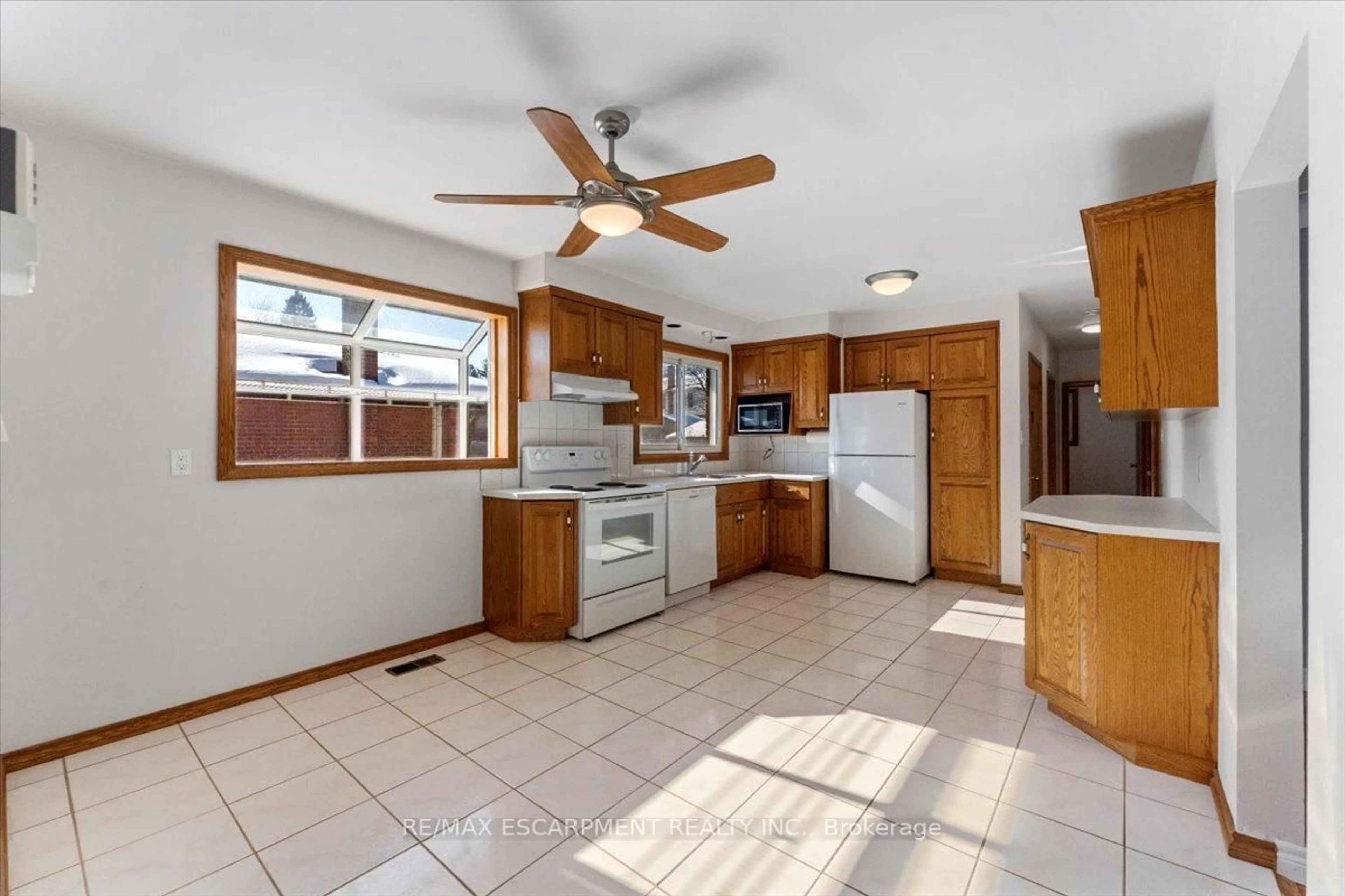 Unknown for 294 Upper Paradise Rd, Hamilton Ontario L9C 5C4